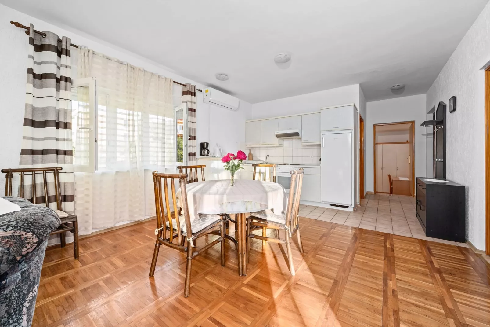 Apartments Jurica - Apt Marija with Sea View,-Eetkamer