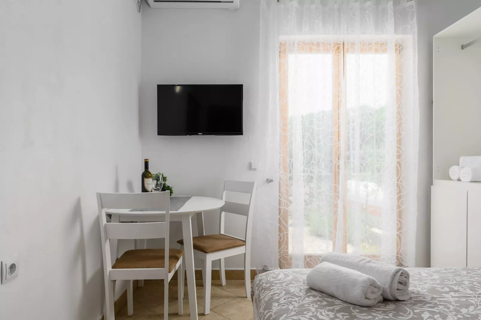 Lara 9 - Shared Pool, Sauna, Jacuzzi-Slaapkamer