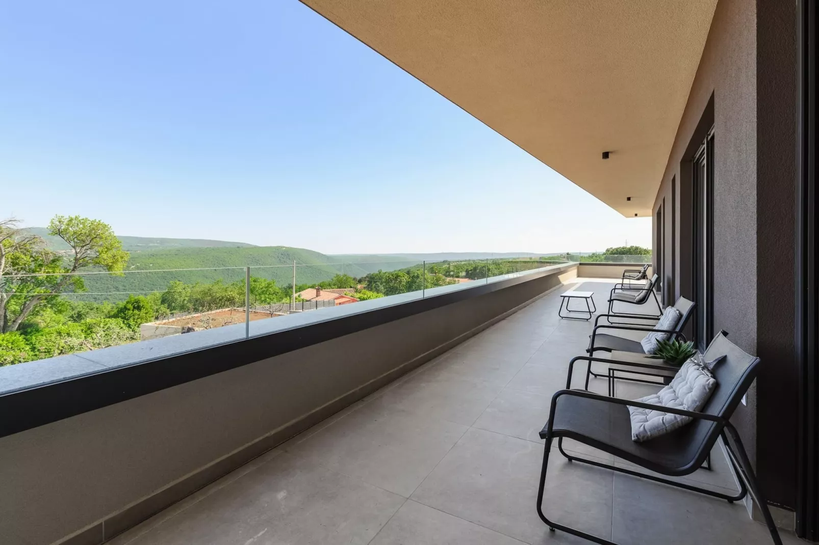 Villa de la Vie with Heated Swimming Pool