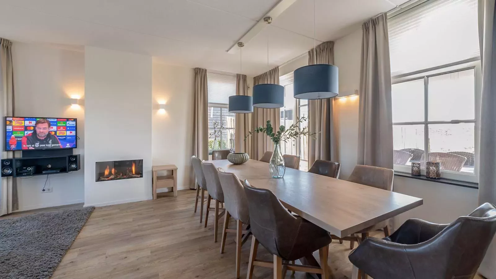 Huis nummer 37-Eetkamer