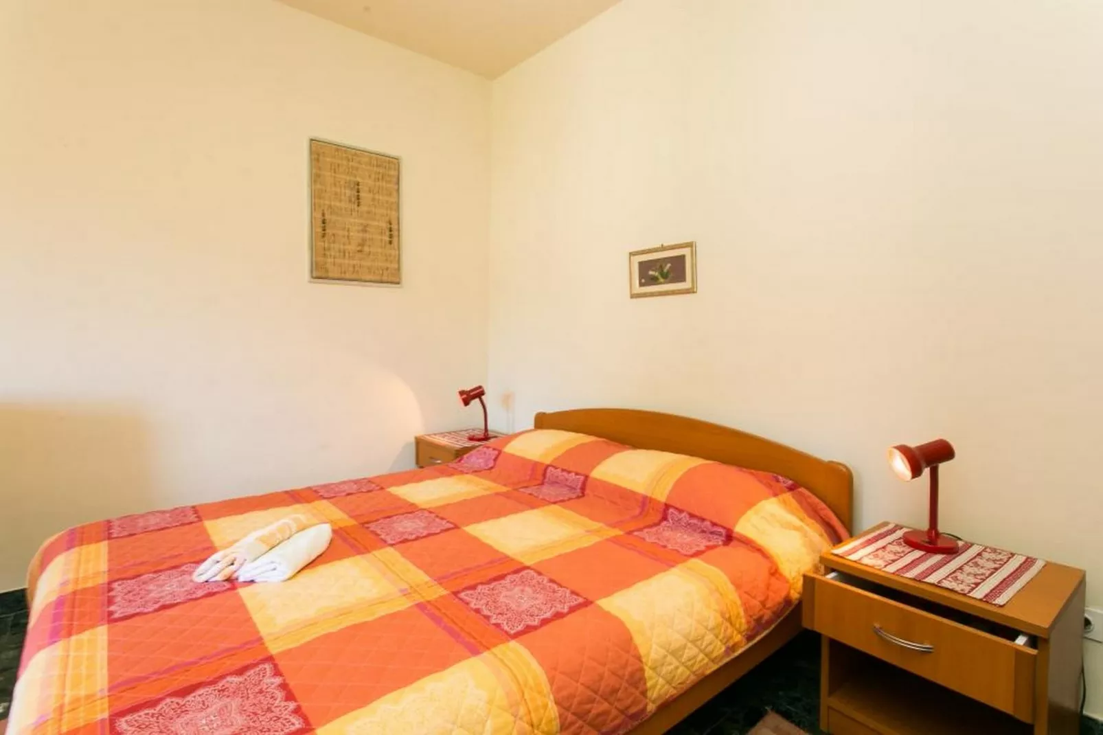 Apartments Elelu - Two-Bedroom Apartment with Terrace-Slaapkamer
