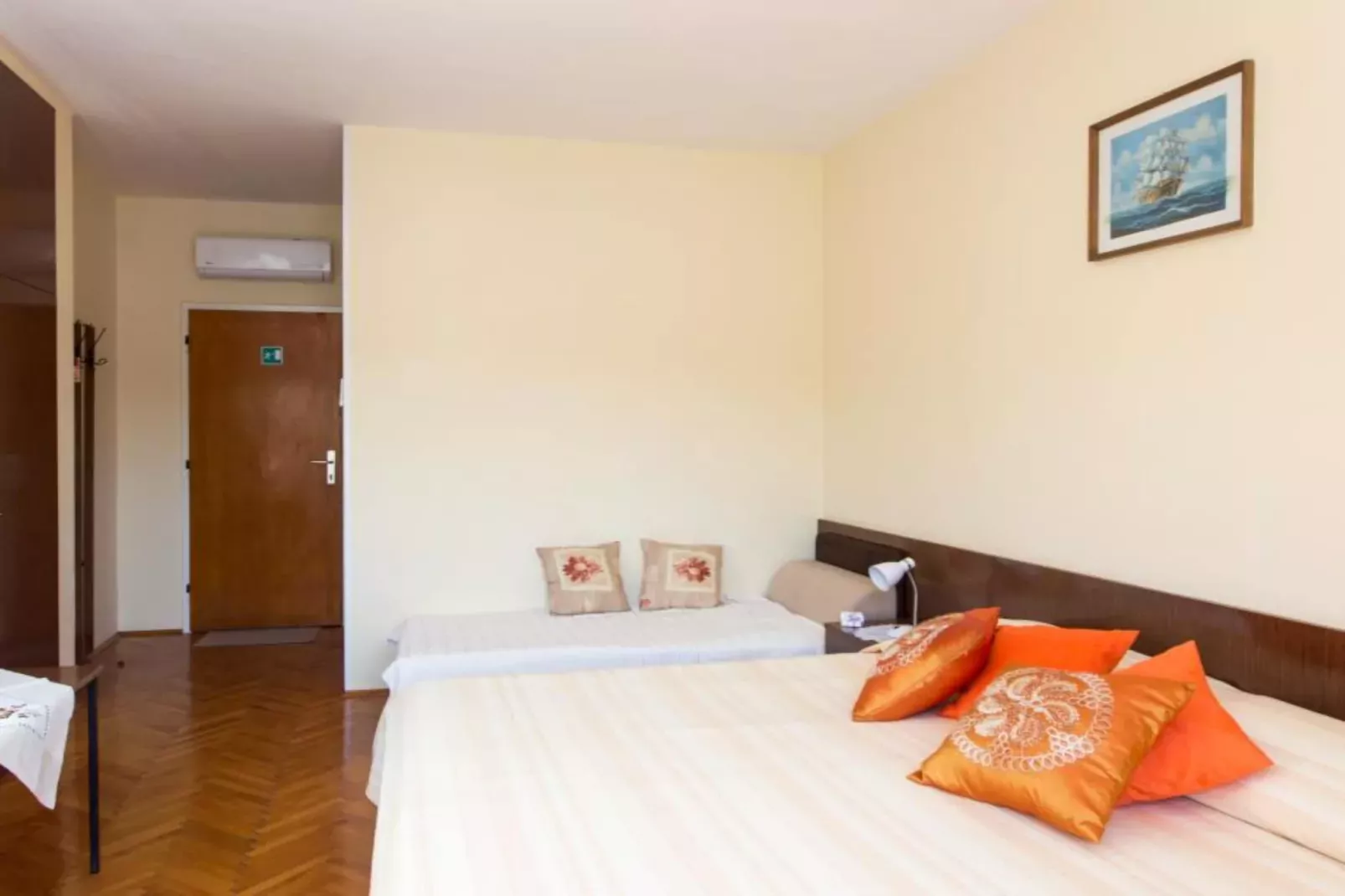 Villa Malfi - Standard Double Room with Sea View (S3)-Slaapkamer