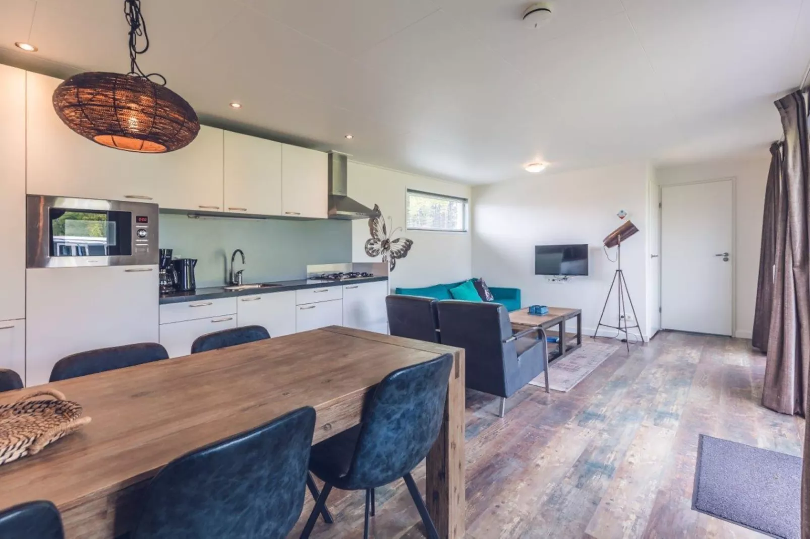 Forest Edge Chalet | 2 - 6 people-Keuken