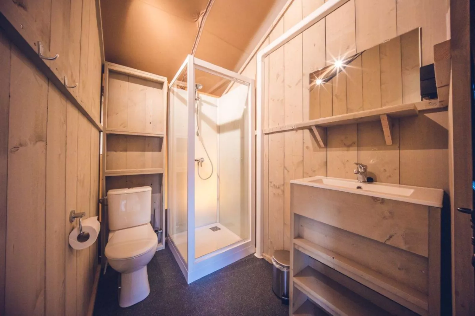 Safari tent 'Vos' | 2 - 5 people-Eetkamer