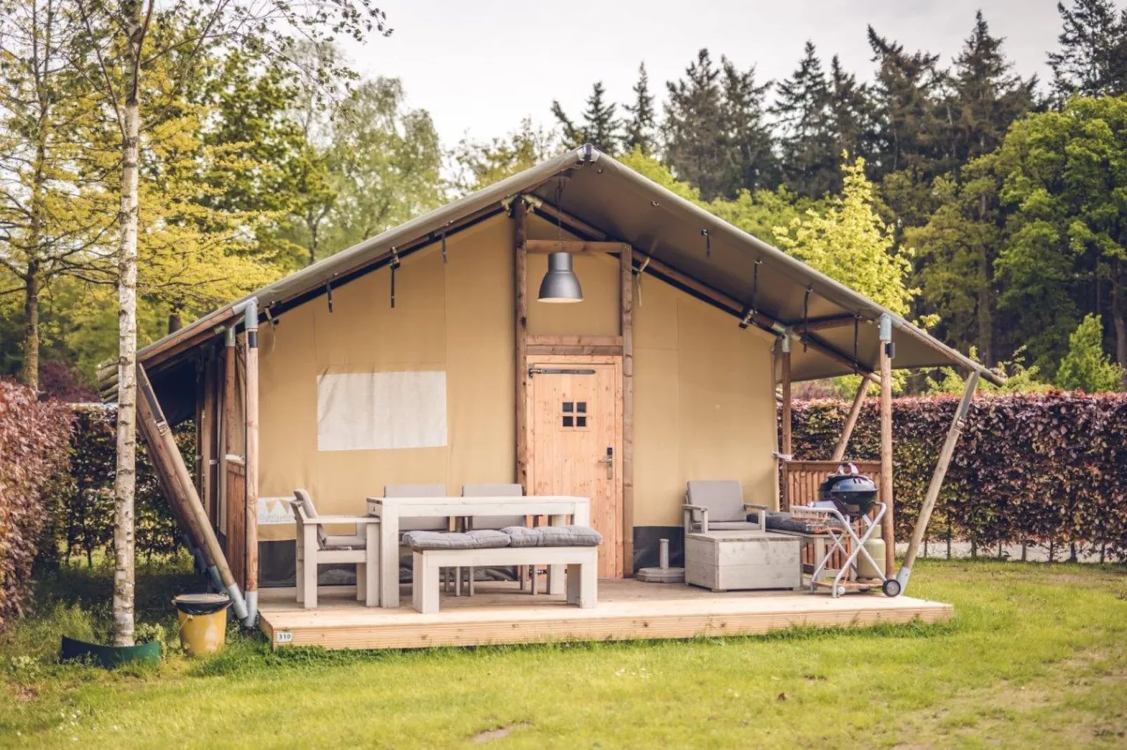 Safari tent 'Vos' | 2 - 5 people | pet allowed-Buitenkant zomer