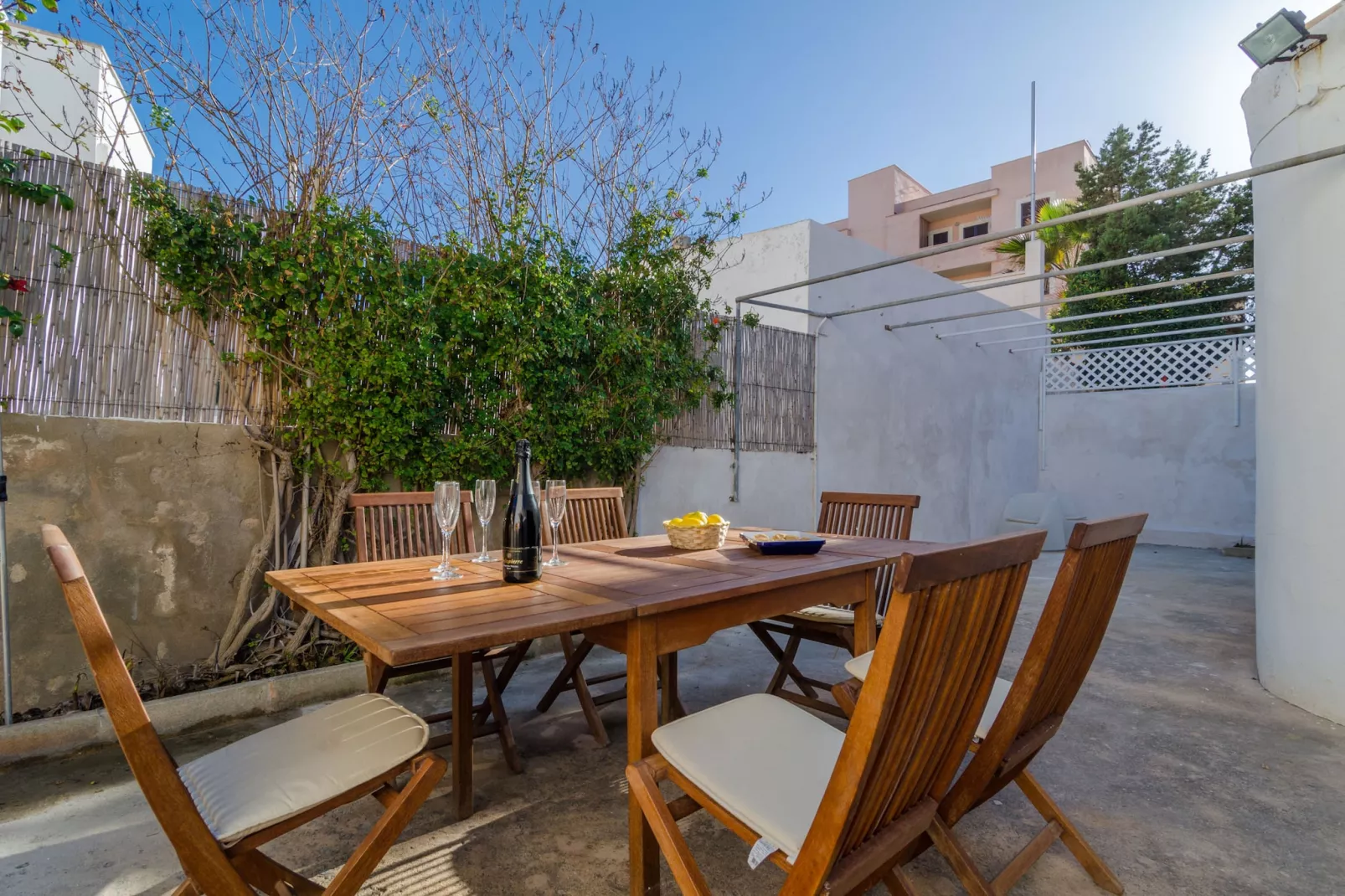 Son Homs-Buitenkant zomer