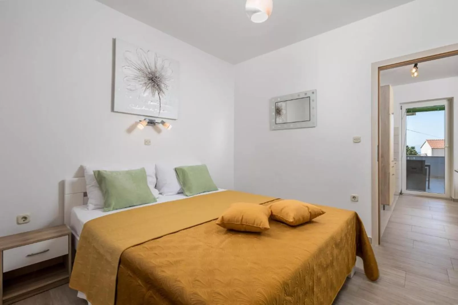 Apartment Slavica 3 - Yellow Sun-Slaapkamer