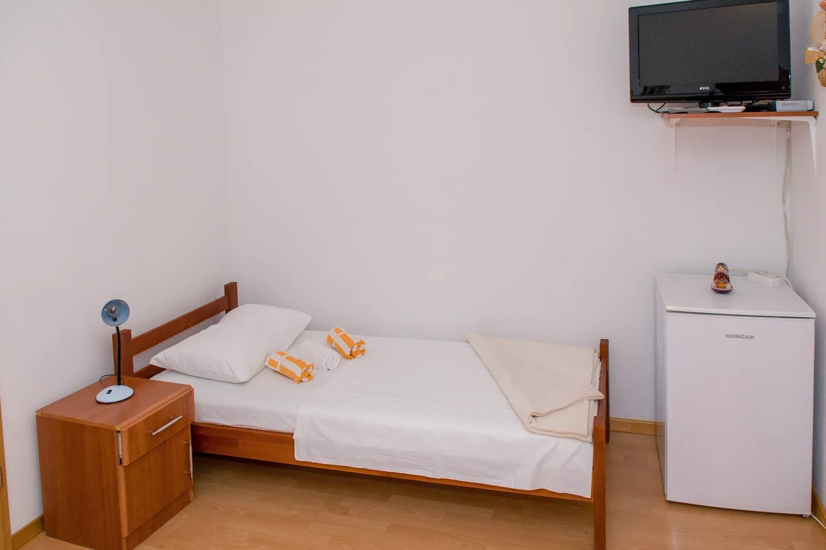 Apartments Anita-Triple room with terrace-Slaapkamer