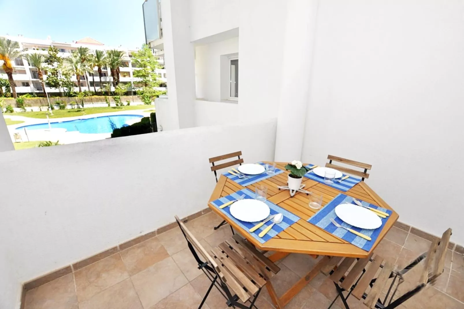 1125 ROYAL MARINE vista Piscina-Terrasbalkon