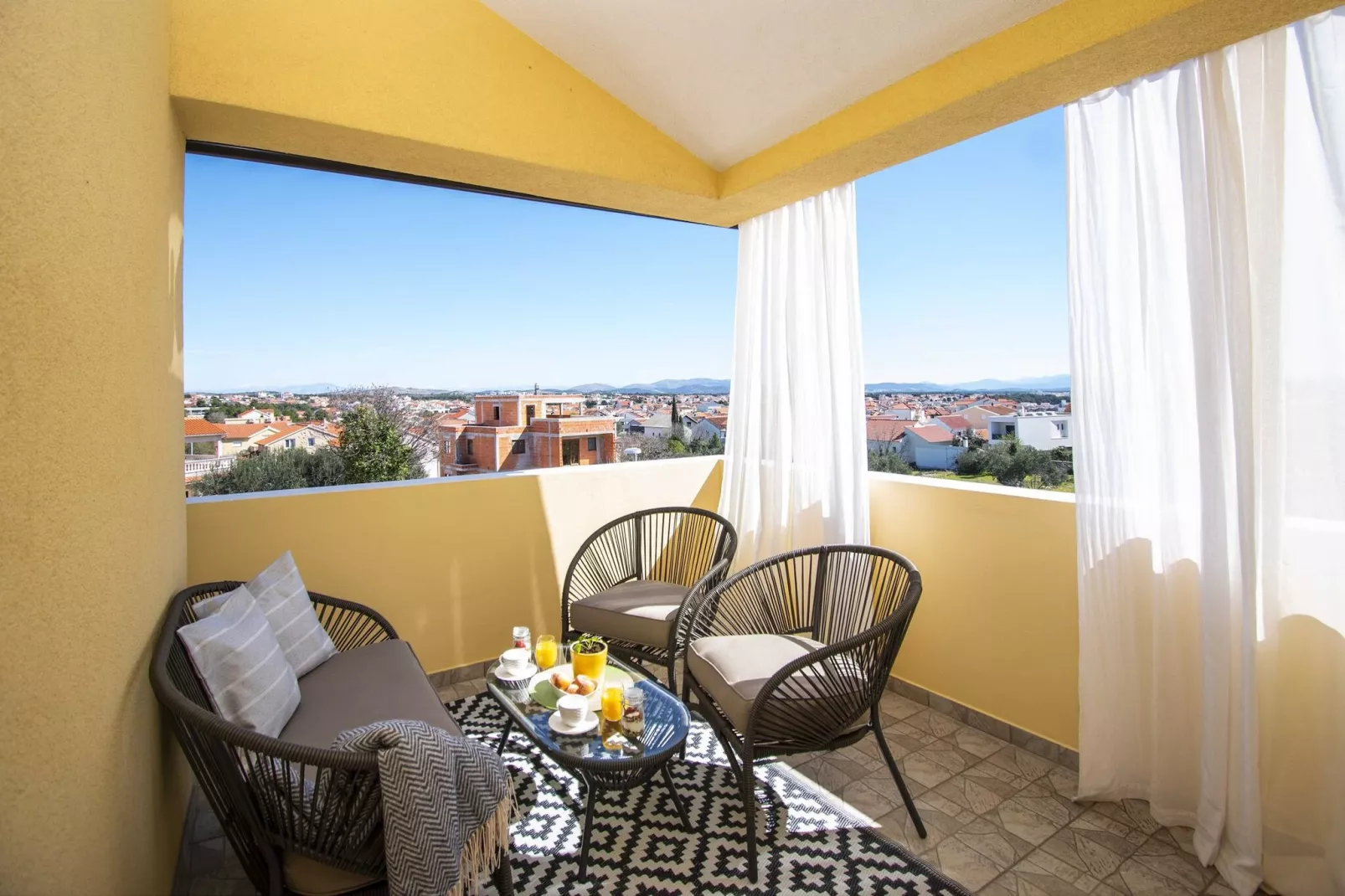 Garden Boutique Apartments - Diora-Terrasbalkon