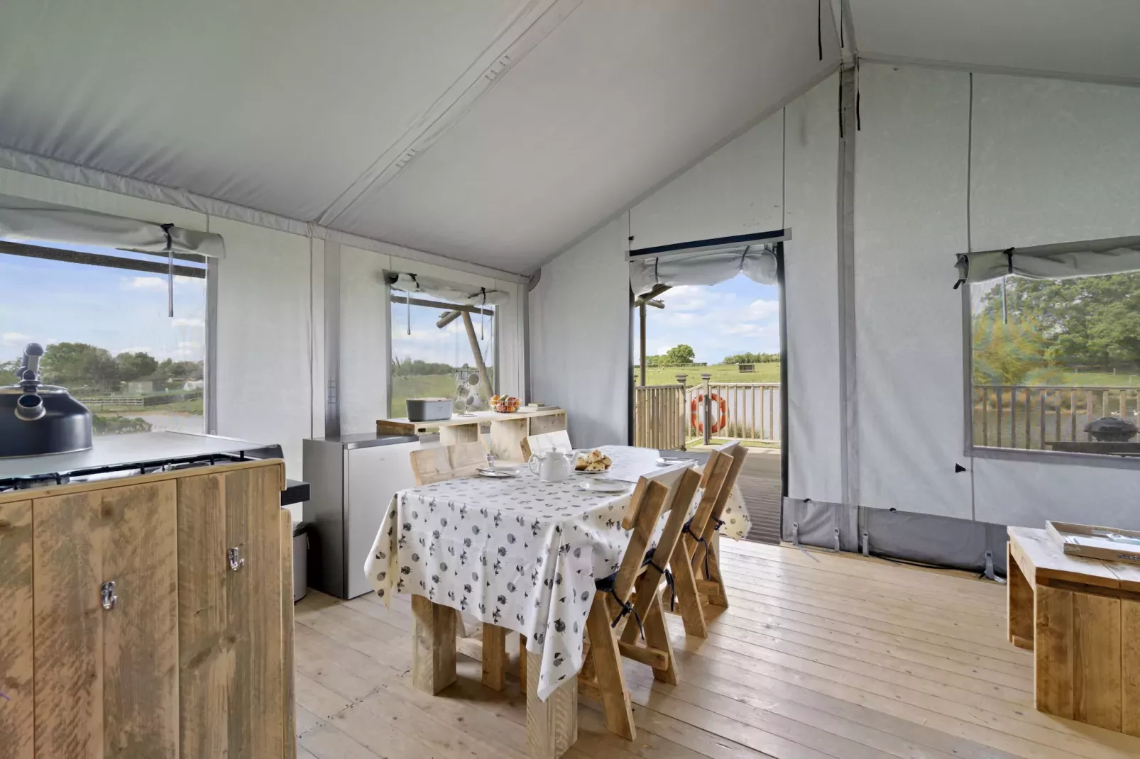 The Herdwick Safari Tent-Eetkamer
