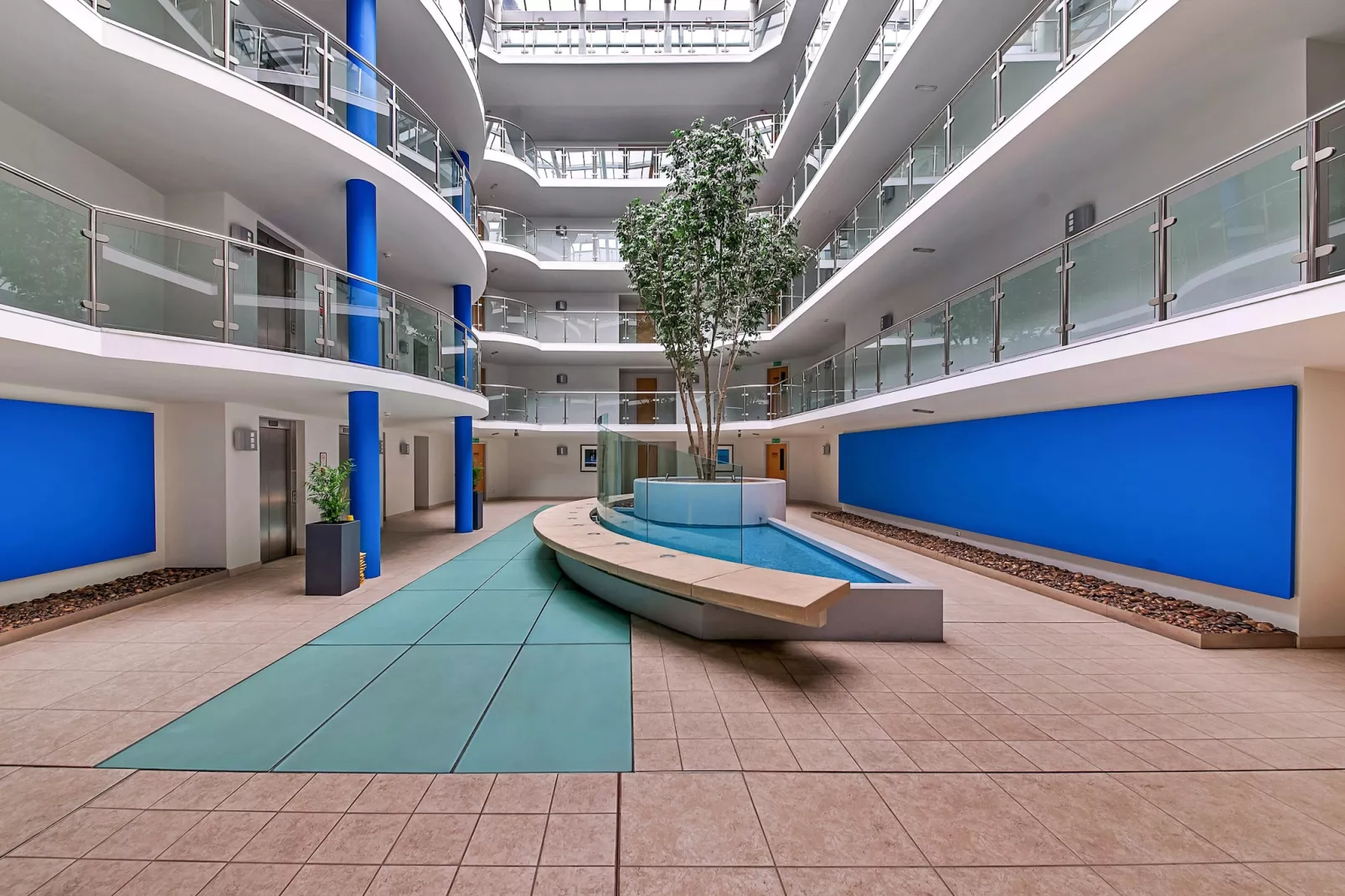 The Penthouse at 611 Westgate-Hal-ontvangst