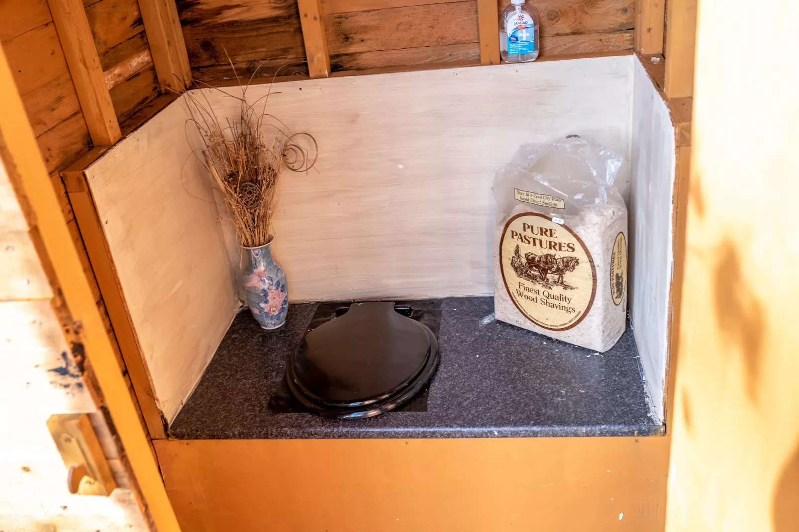 Yeworthy Eco-Treehouse-Badkamer