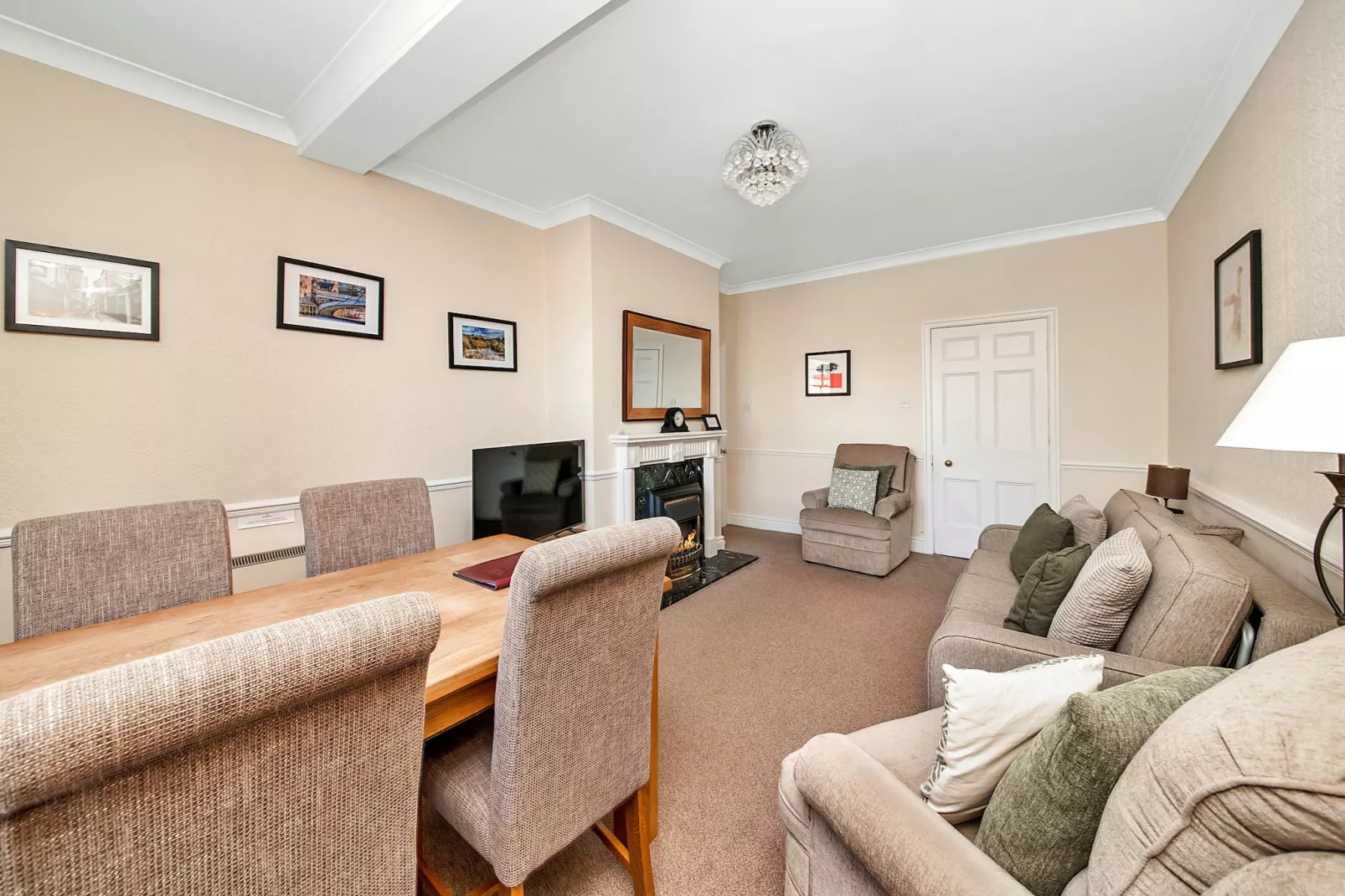 Kilburn Hall Apt-Woonkamer
