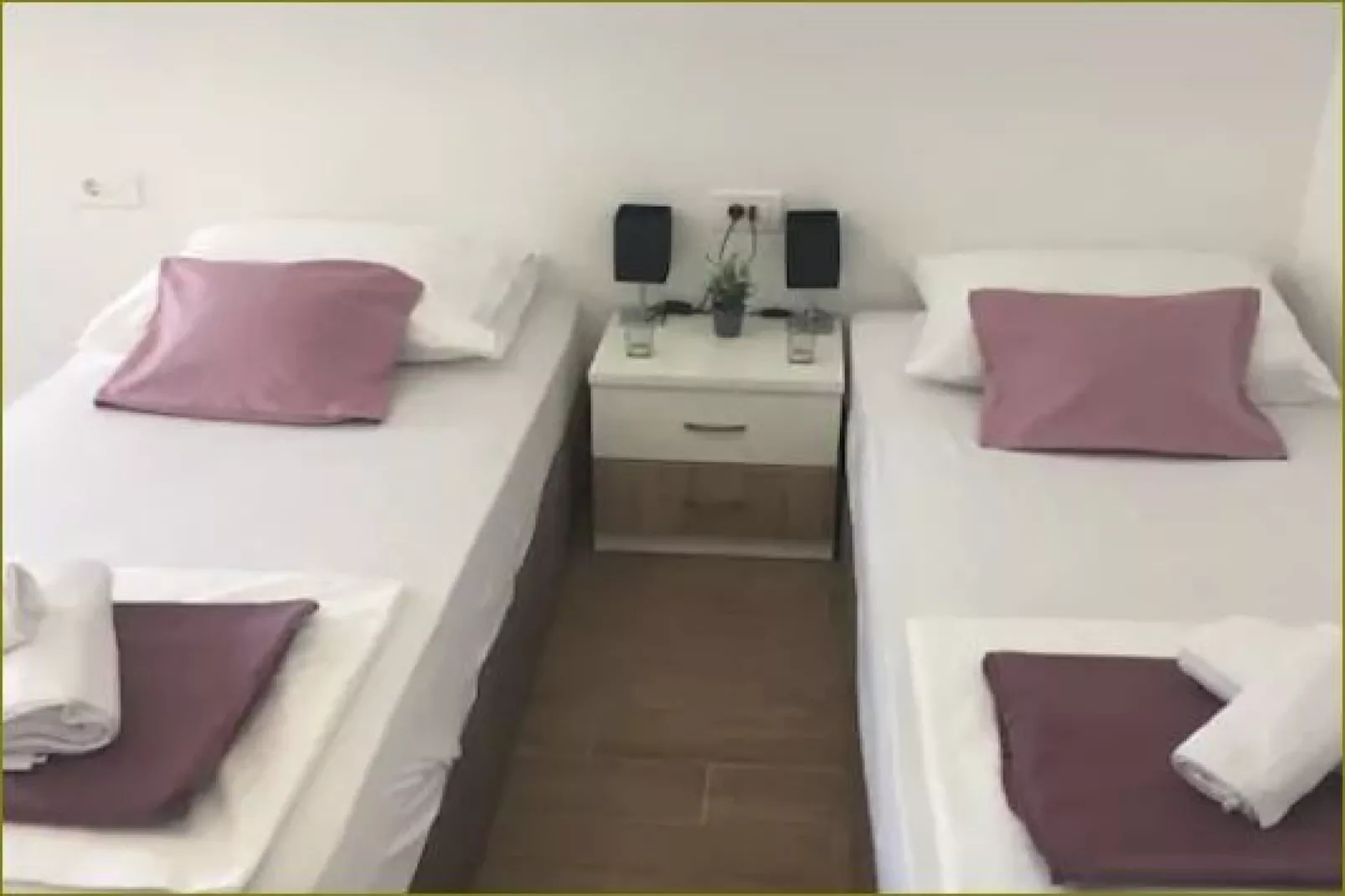 Apartments Dub - Studio Apartment with Shared Terrace (no.2)-Slaapkamer