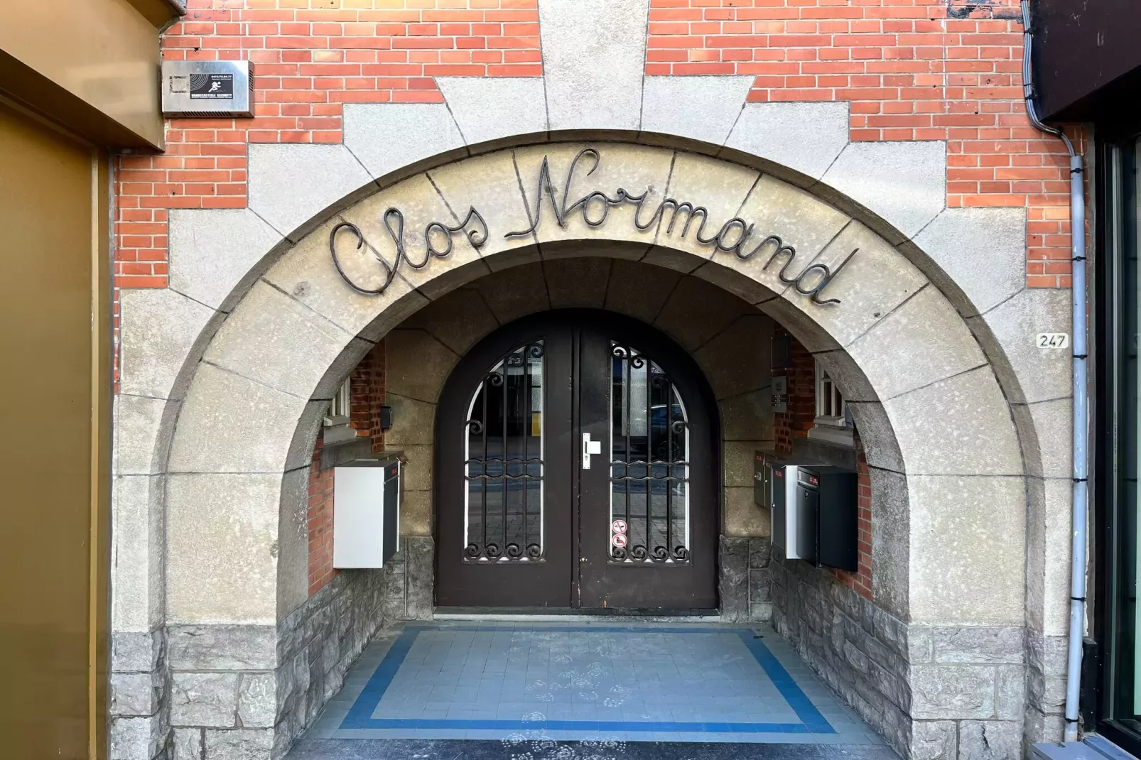 CLOS NORMAND-Hal-ontvangst