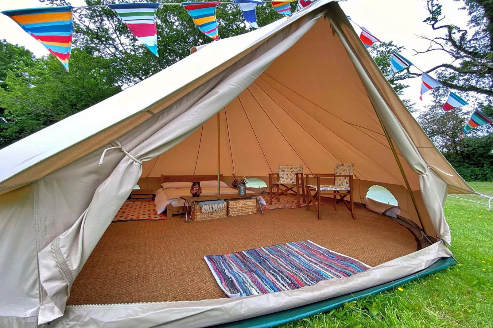 Bulrush Bell Tent-Woonkamer