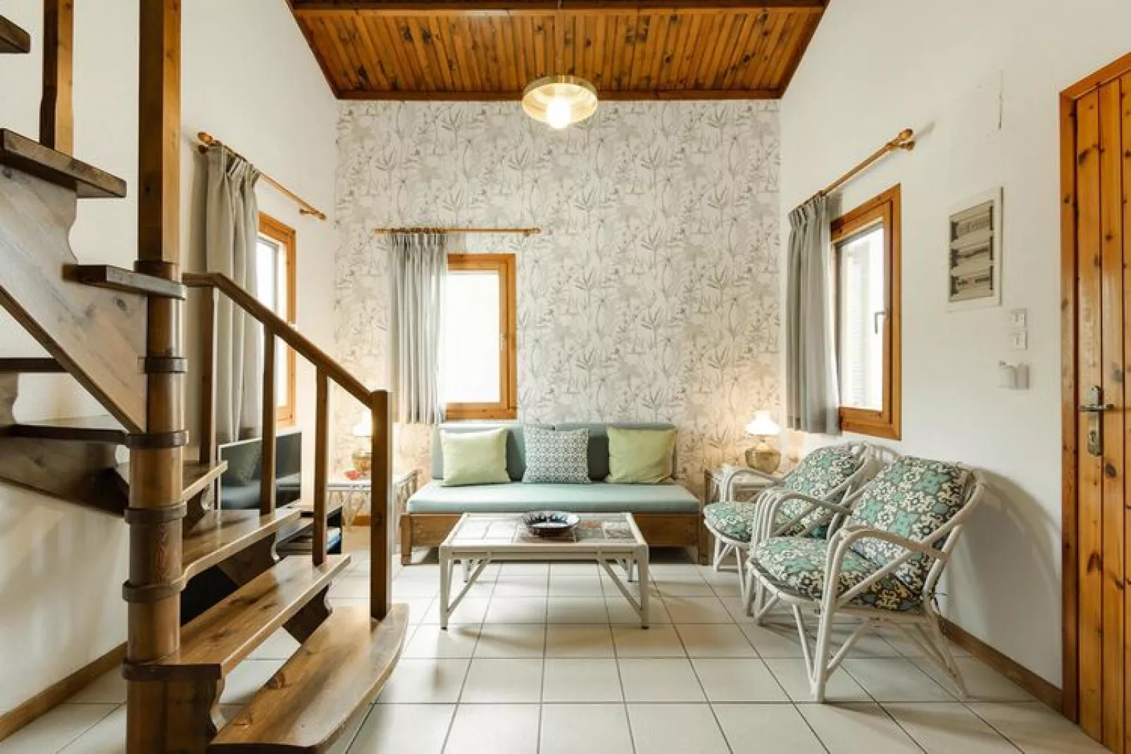 Holiday homes Trikorfo Beach, Gerakini-Panorama Senior, pax 2-6-Woonkamer