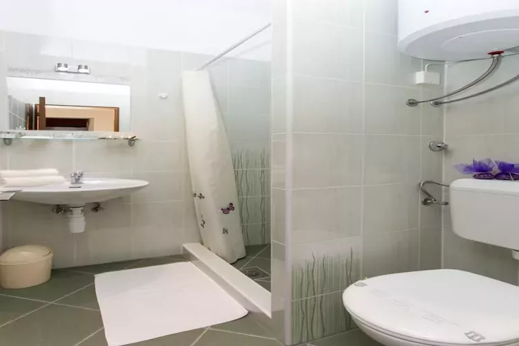 Villa Iveta- Twin Room with Sea View - Martina-Badkamer