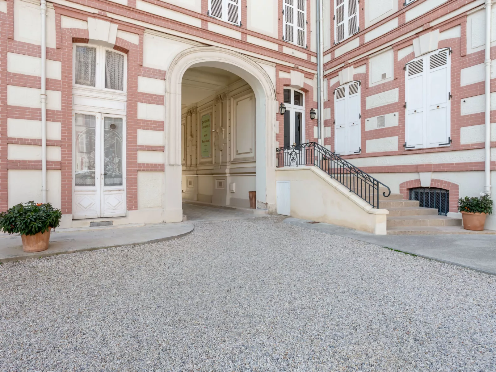 L'hôtel de Paris-Buiten