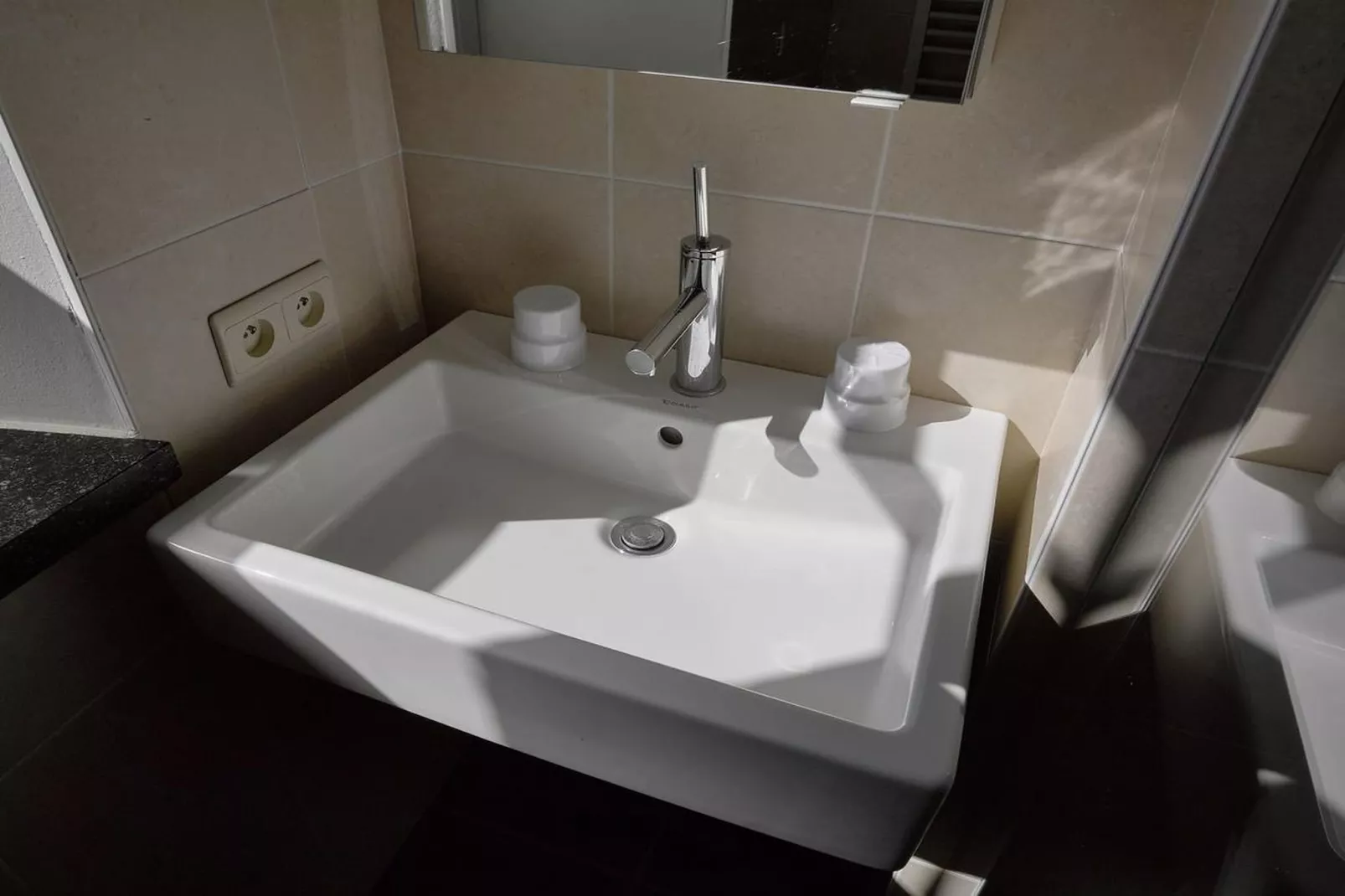 Studio voor twee Domaine Château Dieupart-Badkamer