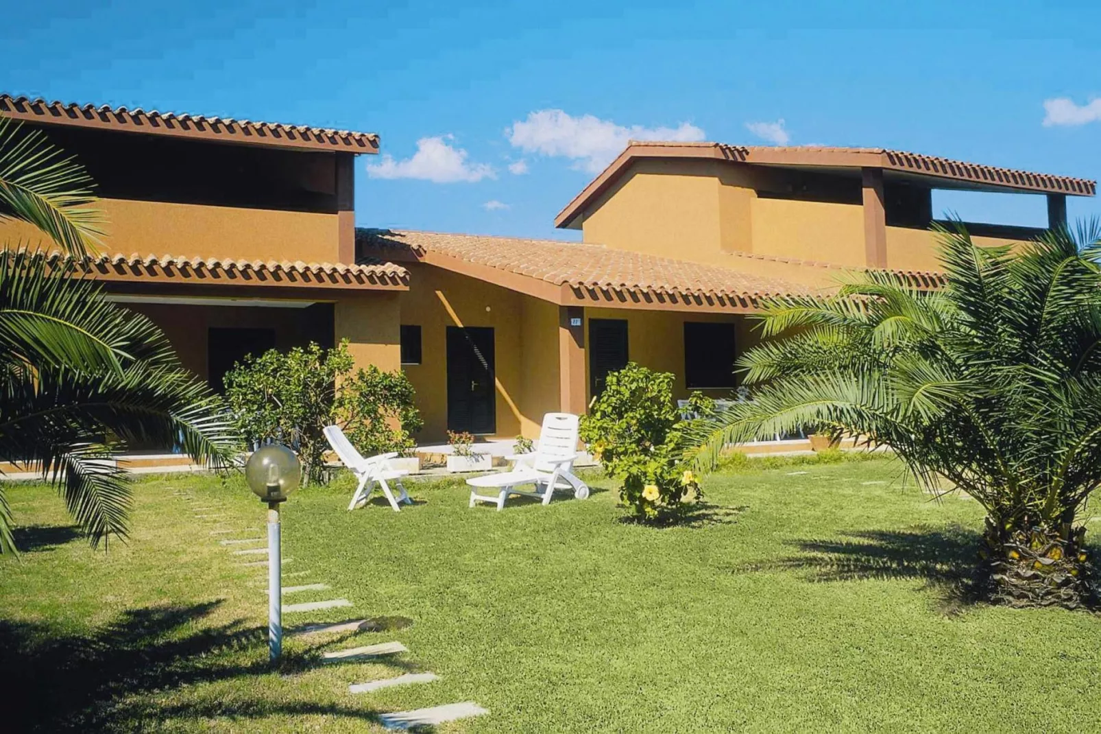 Apartments Costa Rei Costa Rei - Type Bilo 4 Pers 400-950 m vom Meer-Buitenkant zomer
