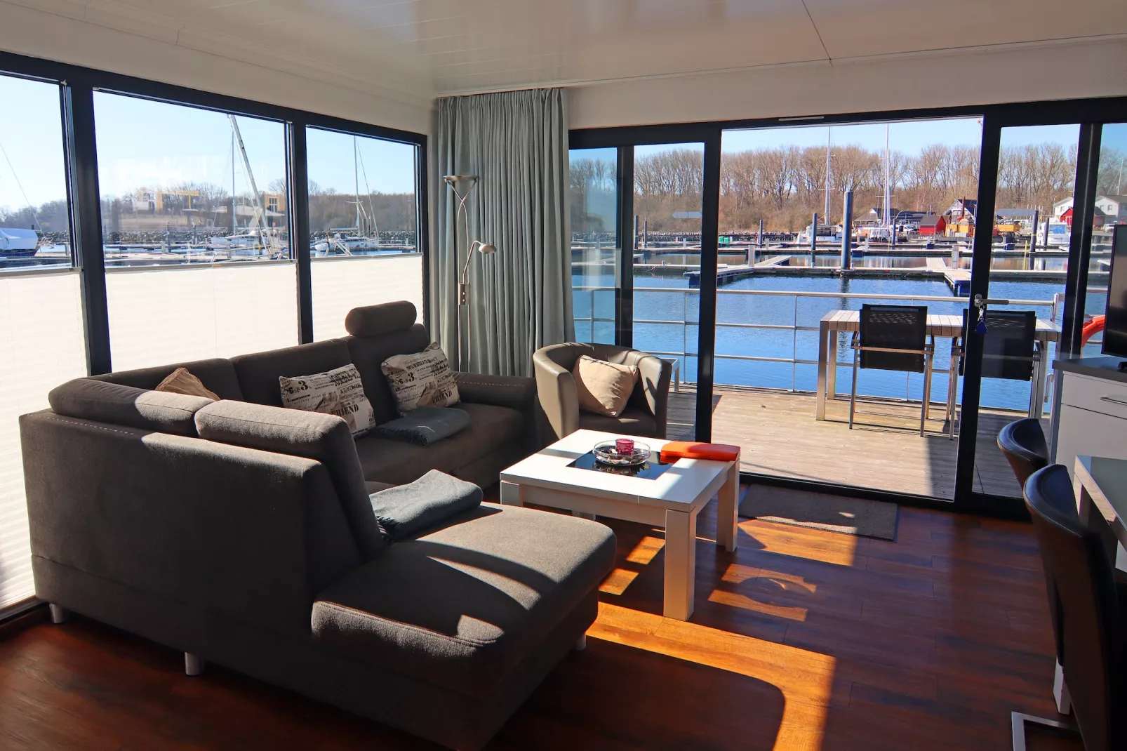 Hausboot Family & Friends LP2 / 1-2 Personen-Woonkamer