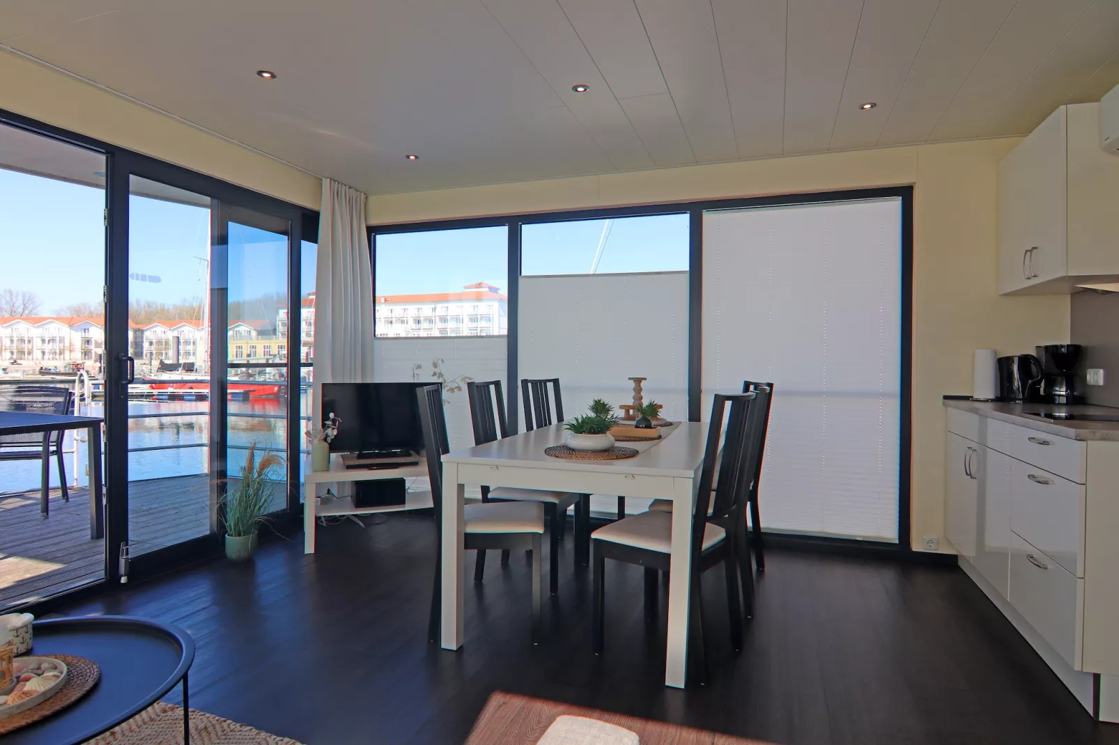 Hausboot Family & Friends LP 3 / 1-2 Personen-Eetkamer