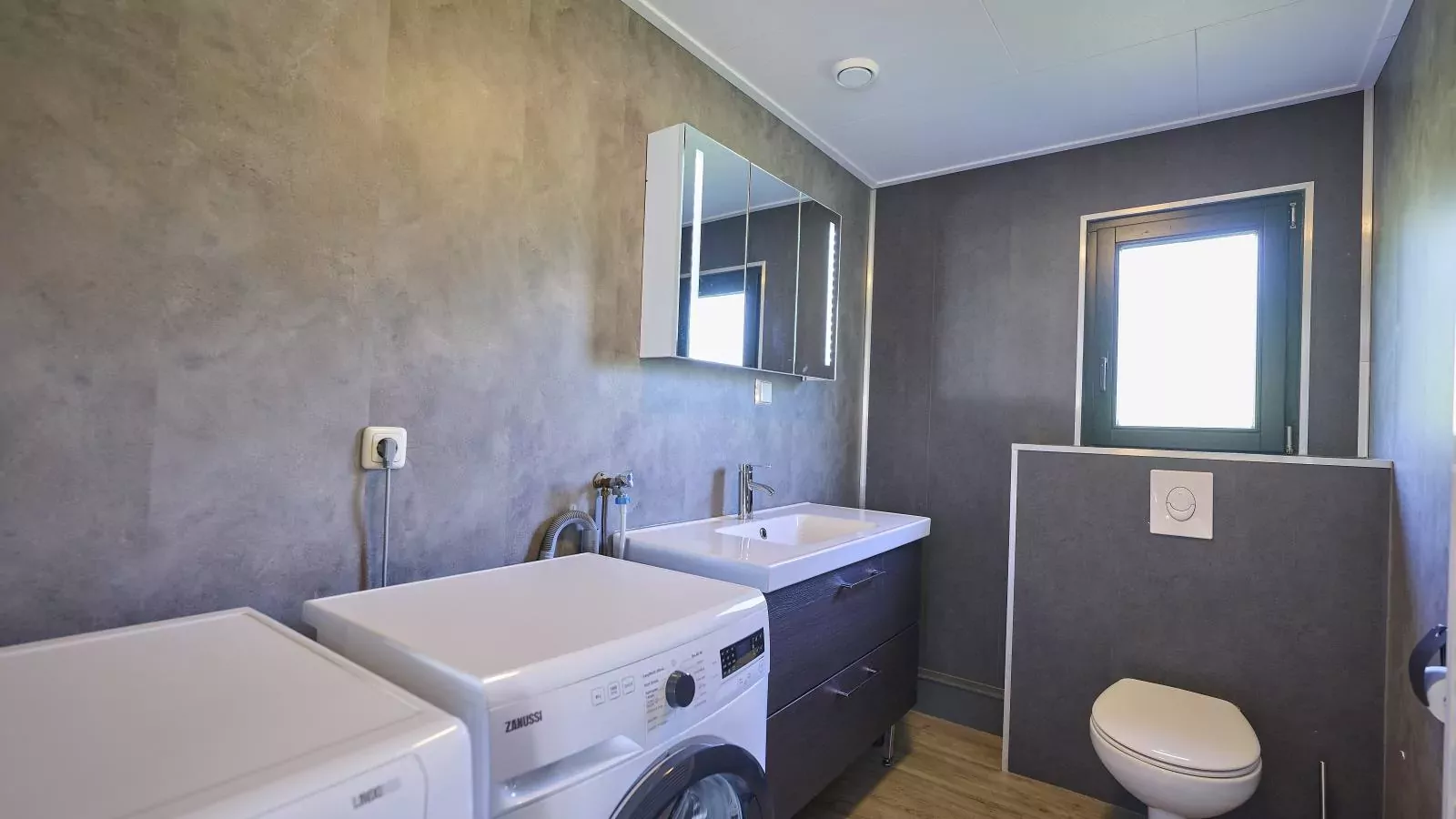 T Kaatsheuveltje 6-Badkamer