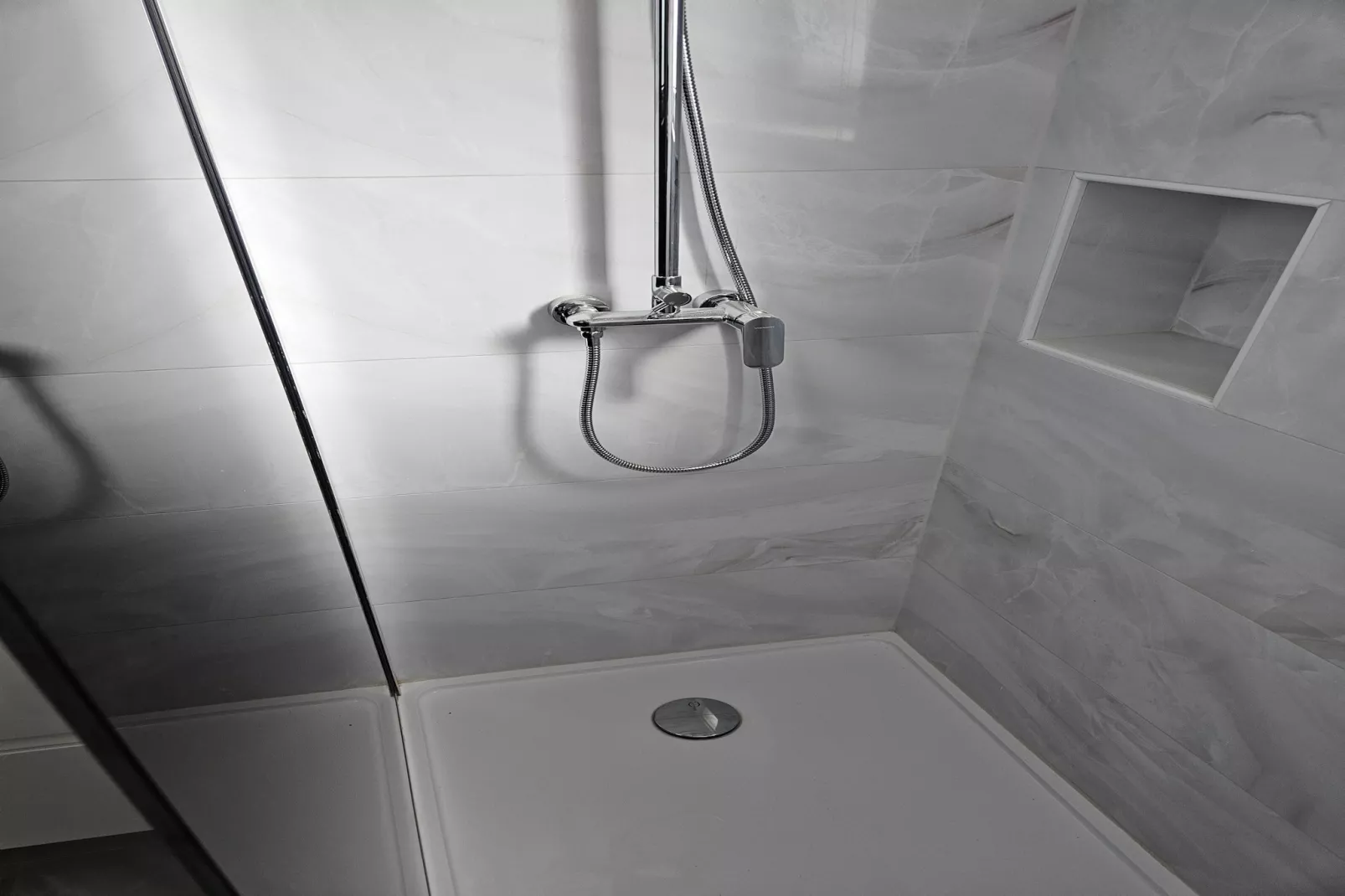 Apartments Amalia - Two Bedroom Apartment with Roofed Terrace (Amalia 2)-Badkamer