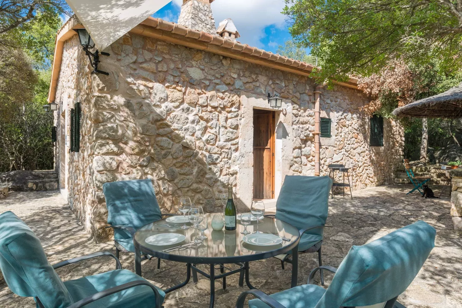 Casa De Piedra - Buitenkant zomer