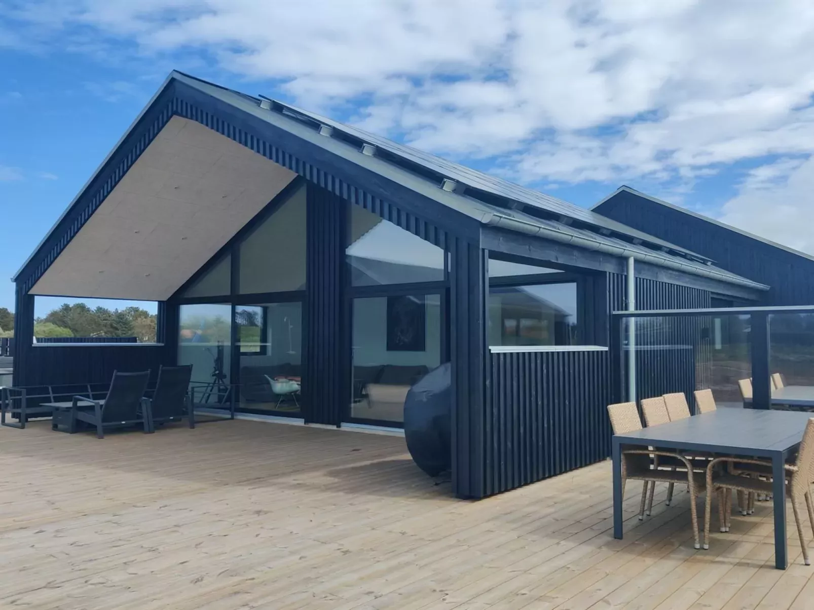 "Stenkil" - 1.2km from the sea-Buiten