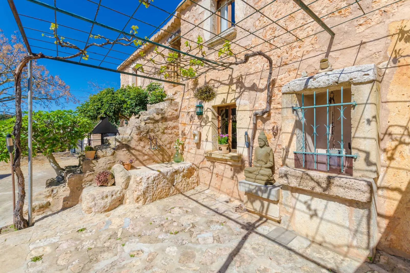 Finca Can Maria Costitx-Buitenkant zomer