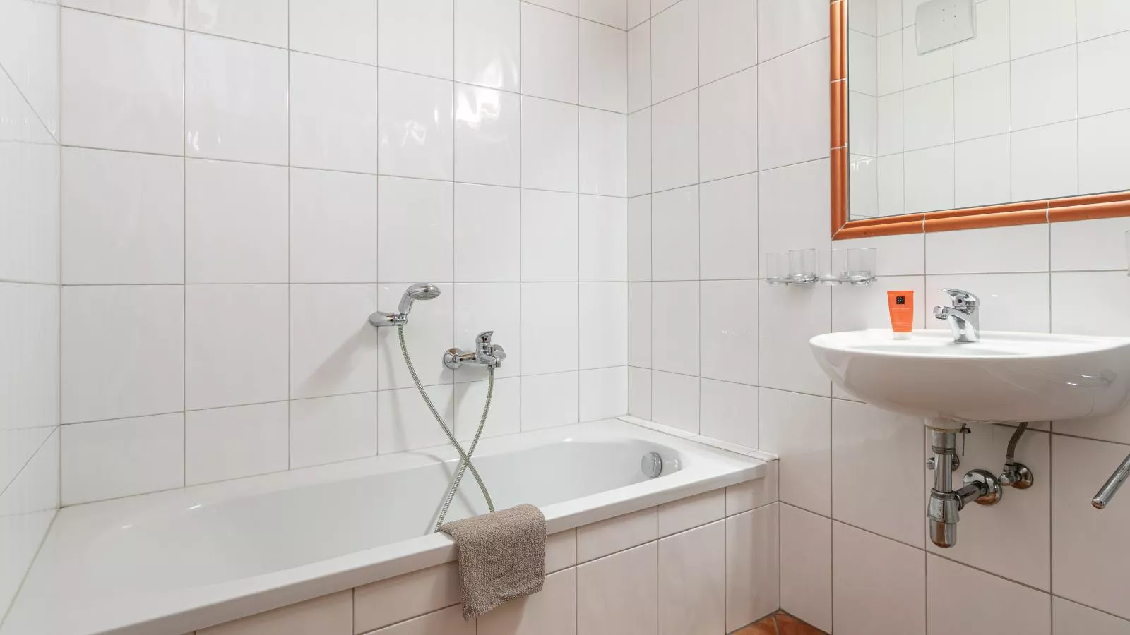 Schweizerhof Apfelrose-Badkamer