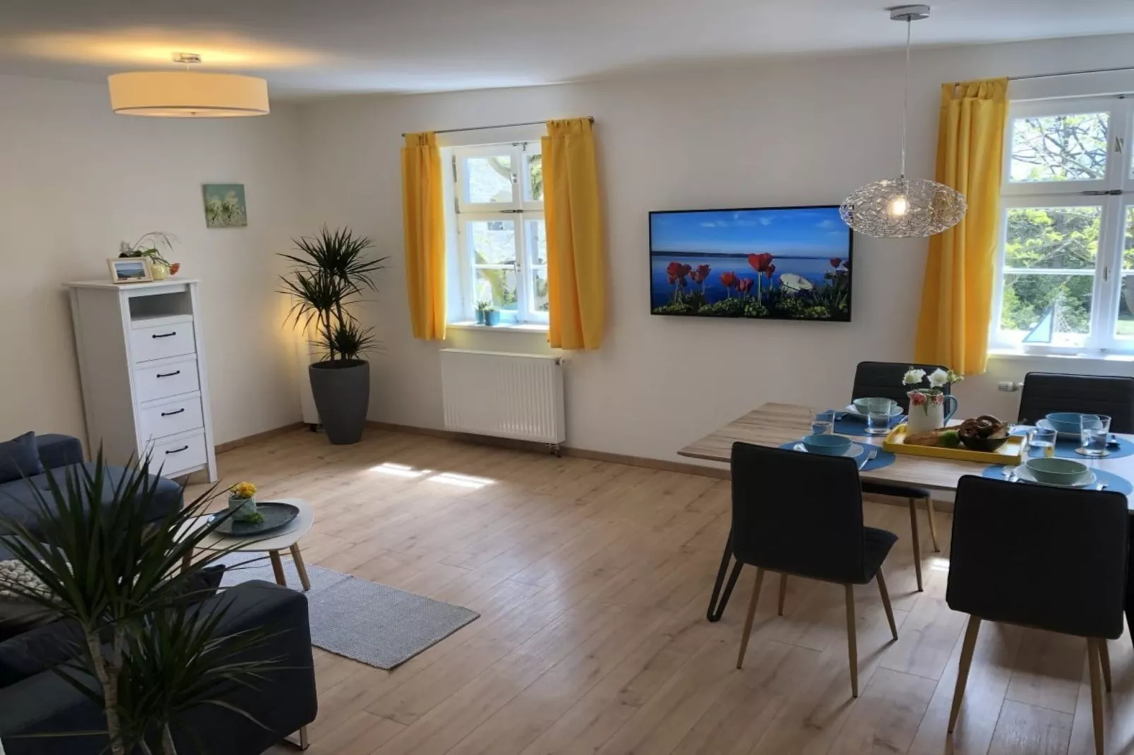 274649-Eetkamer