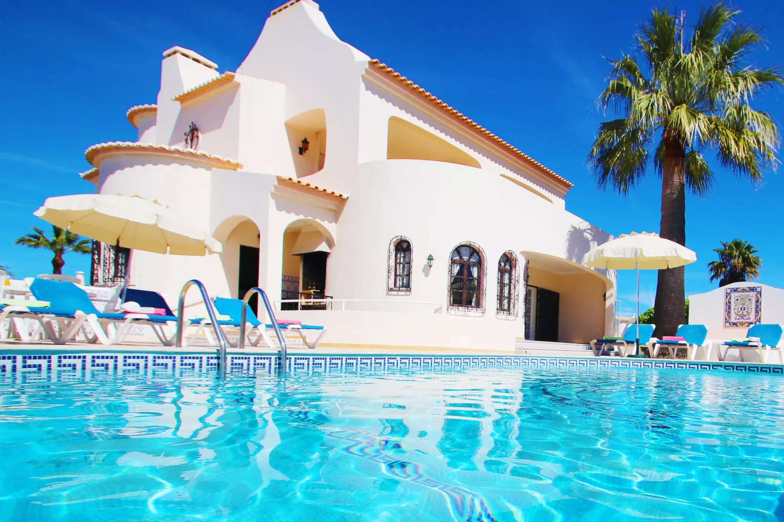 Villa Morais-Buitenkant zomer
