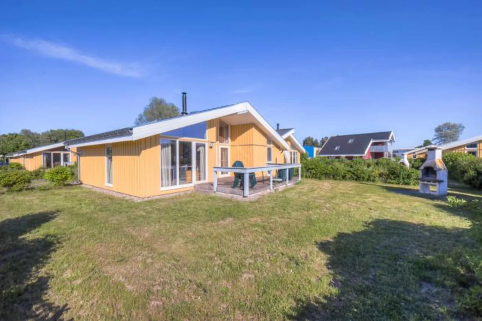 Ferienhaus Seeschwalbe-69a-Buitenkant zomer