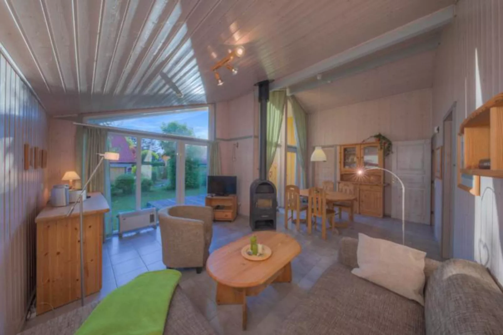 FH Seeschwalbe 150-Woonkamer