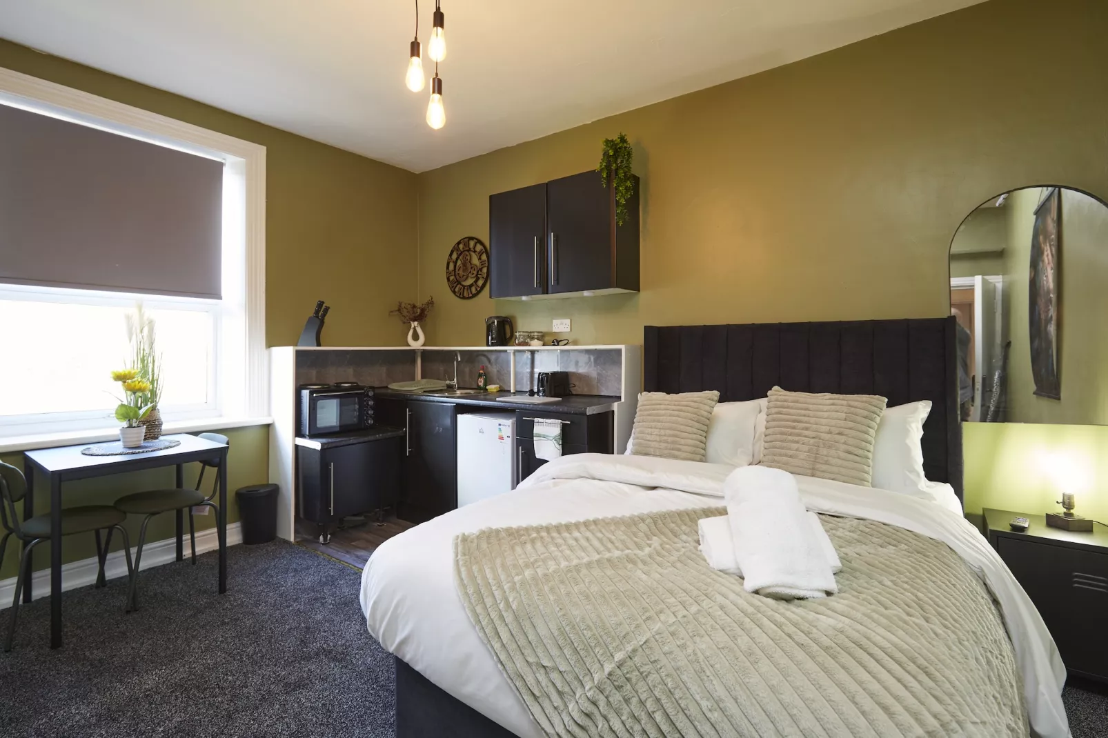 BV Aparthotel Huddersfield Ideal for Business & Leisure Stays-Slaapkamer