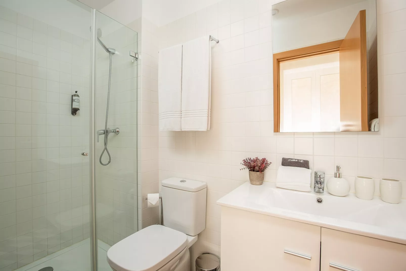 YOUROPO - Cosy 2-Badkamer