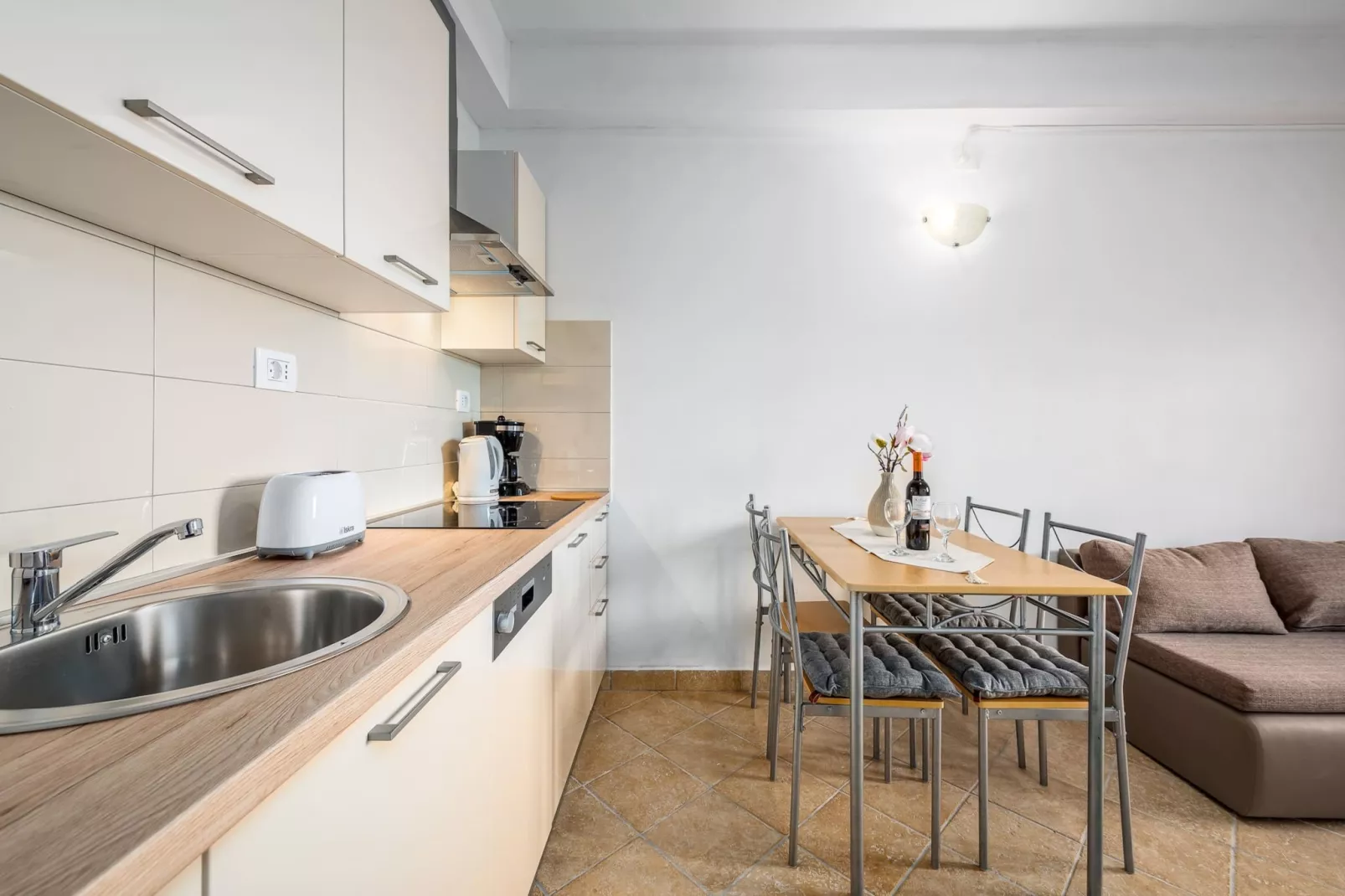 Lara 8 - Shared Pool, Sauna, Jacuzzi-Keuken