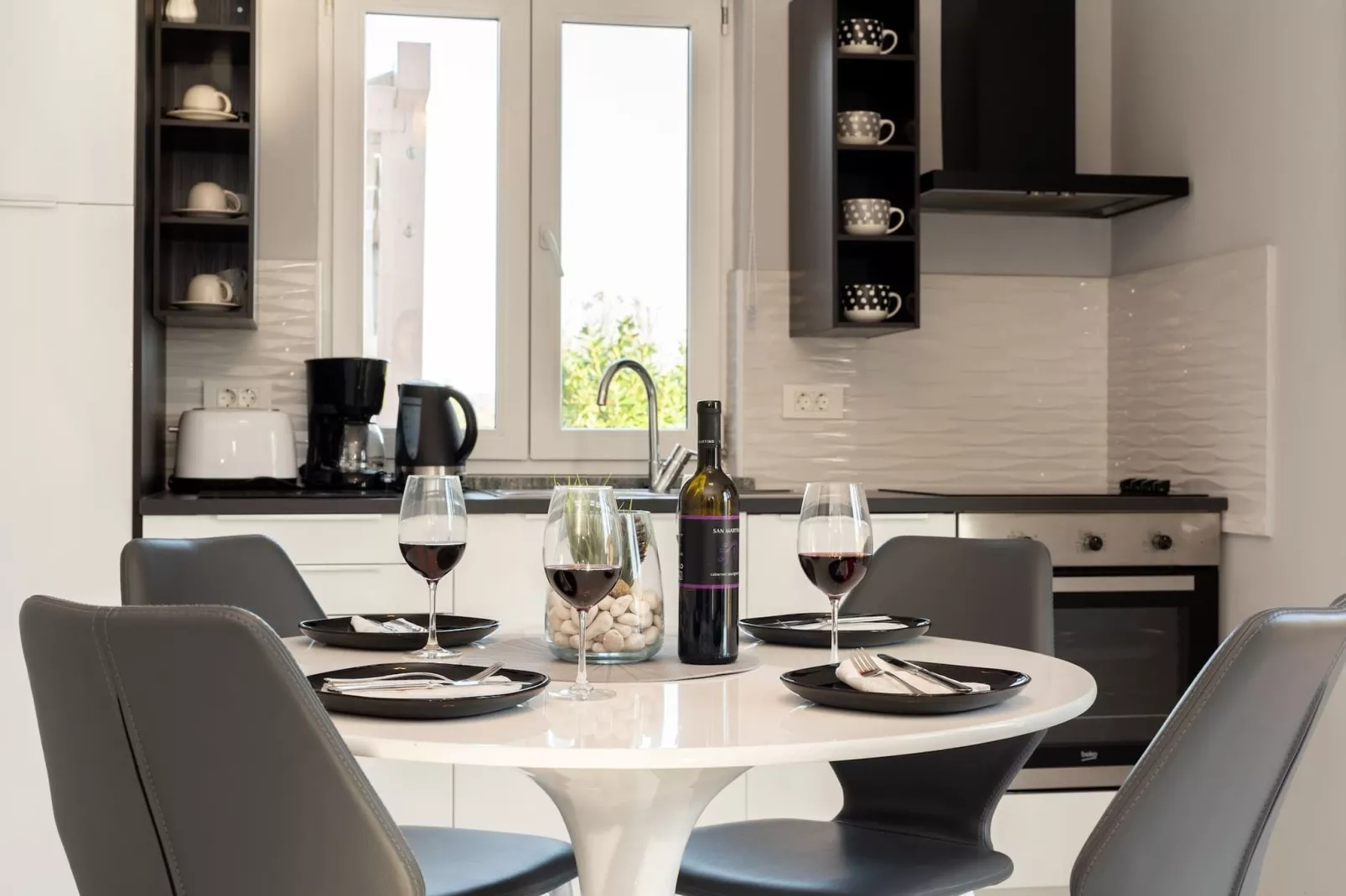 Holiday Home Alis with Sea View-Eetkamer