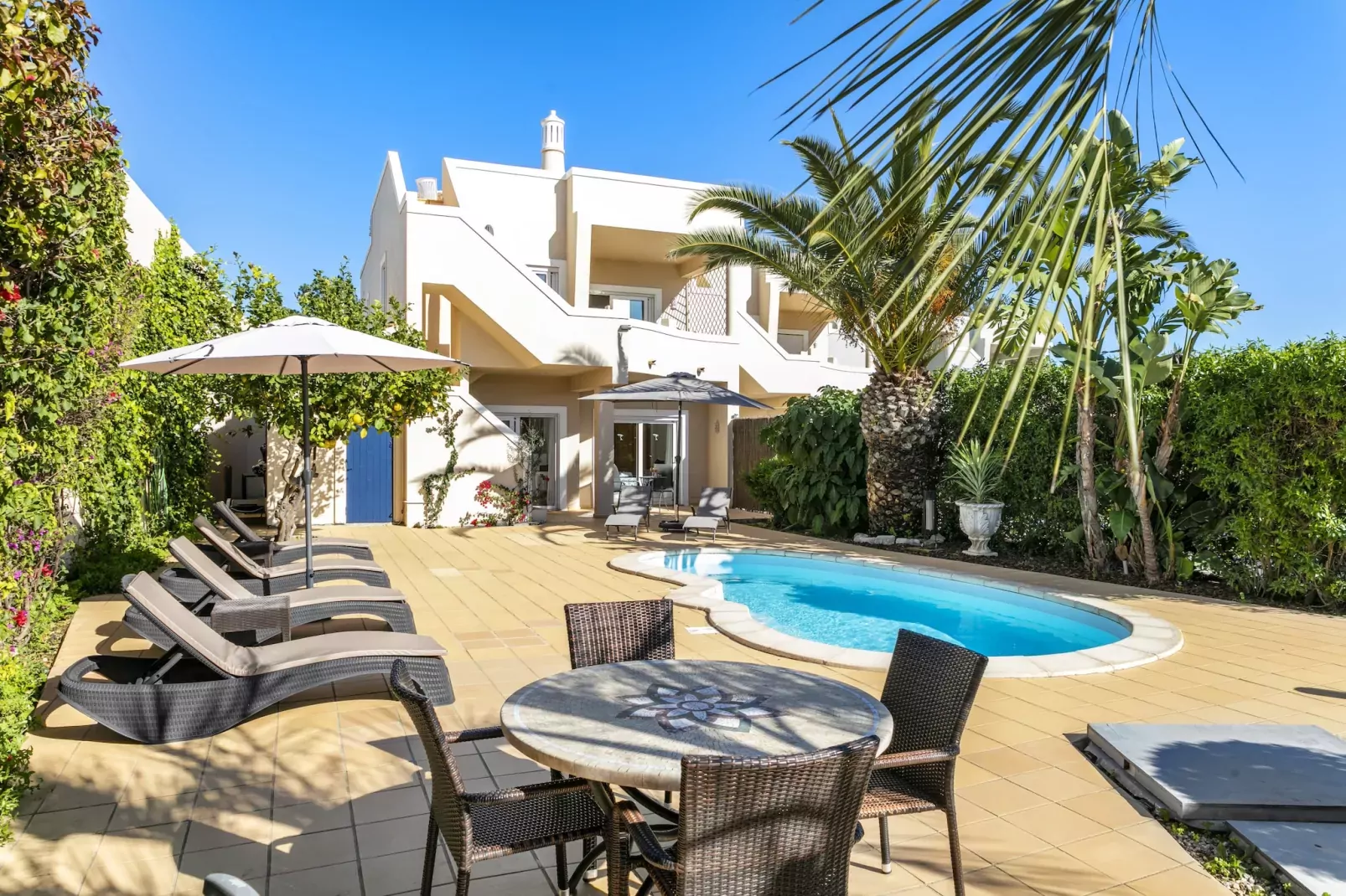 The Palm House - Townhouse at Vale de Milho golf-Zwembad