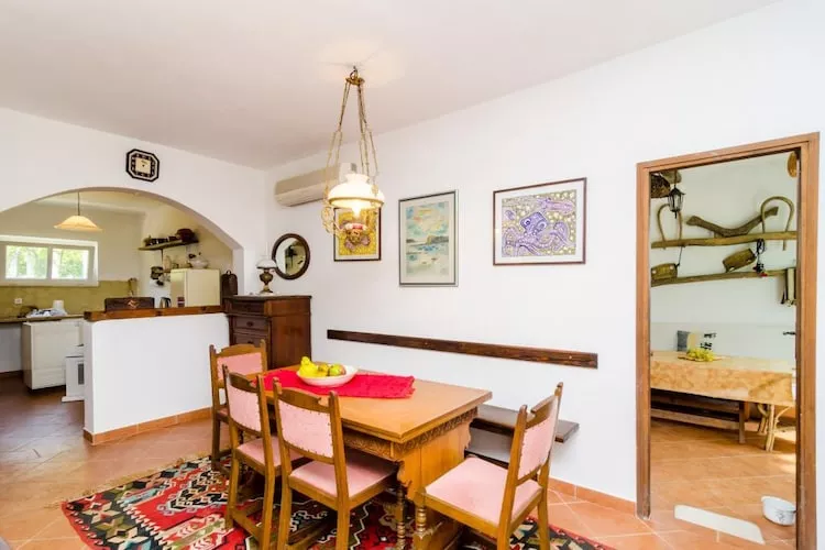 Holiday Home Field of Olives - Two Bedroom Holiday Home with Terrace-Eetkamer