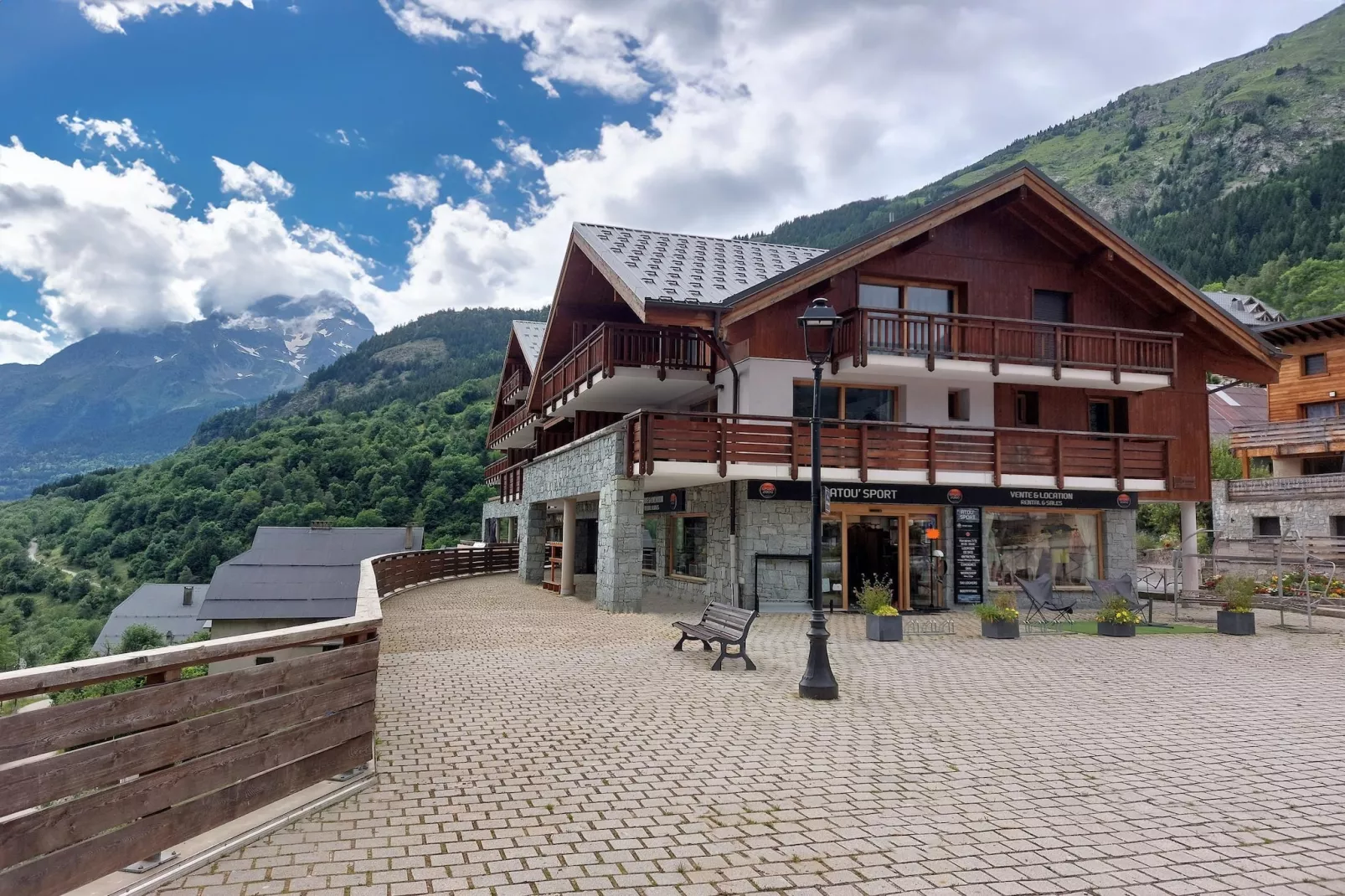 VAUJANY Le Saphir-A36P-Buitenkant zomer