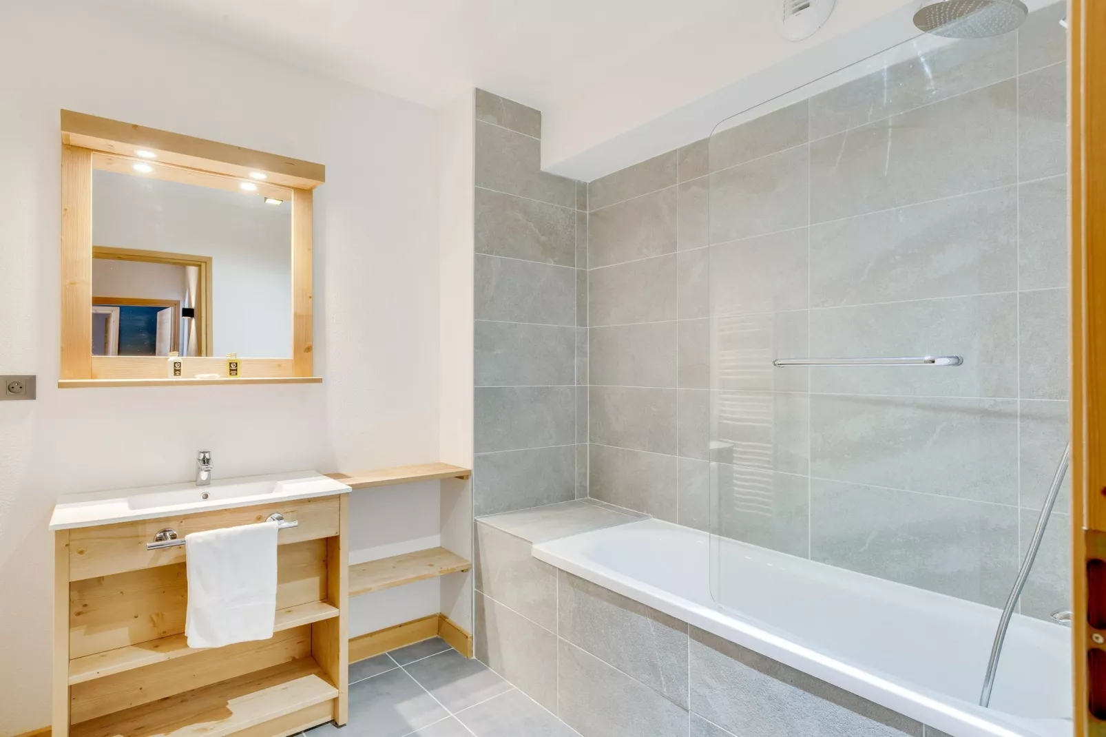 COMBLOUX Les Fermes du Mont Blanc -A50P-Badkamer