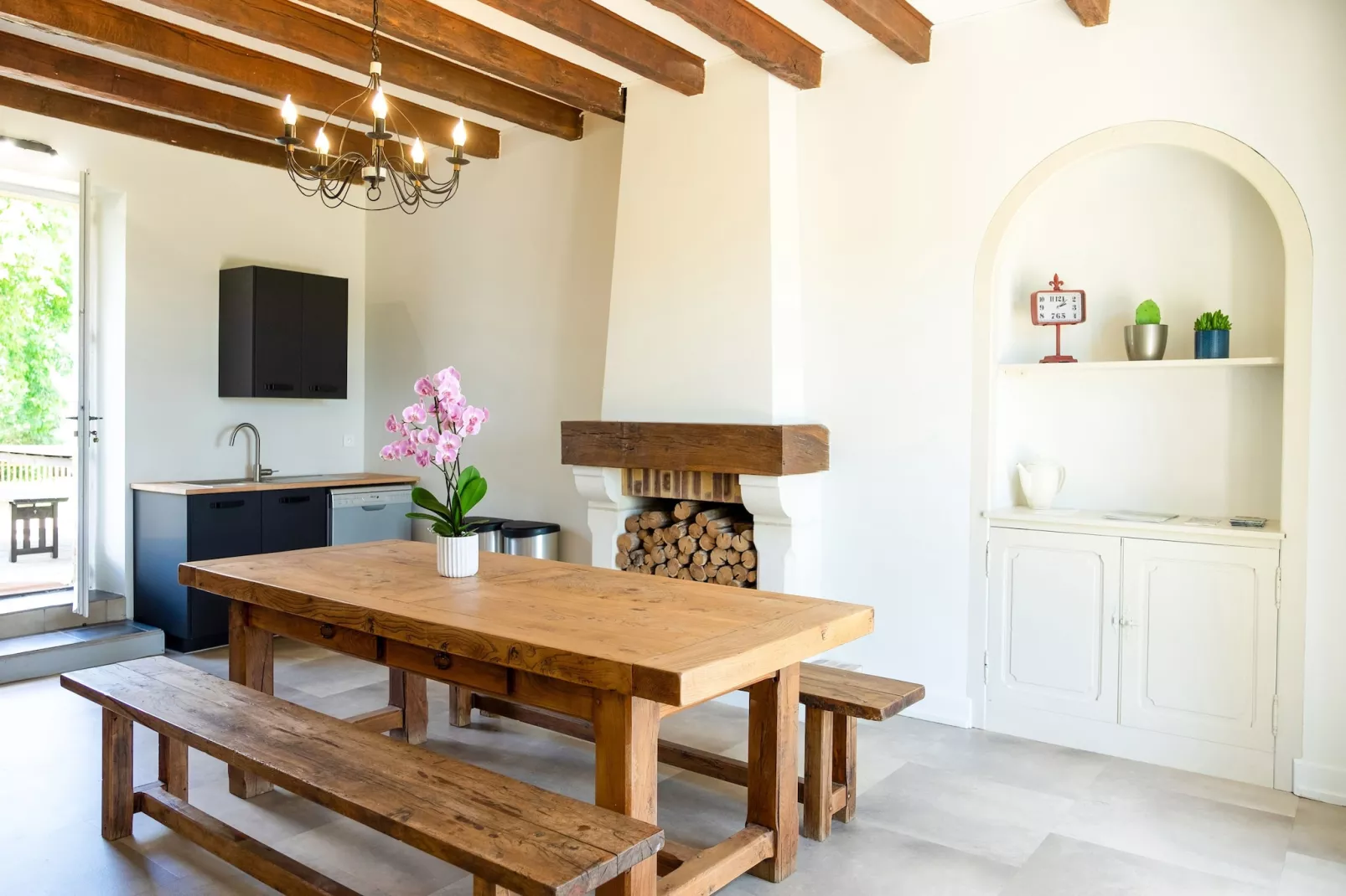 Maison de charme avec piscine à Coubejours-Eetkamer