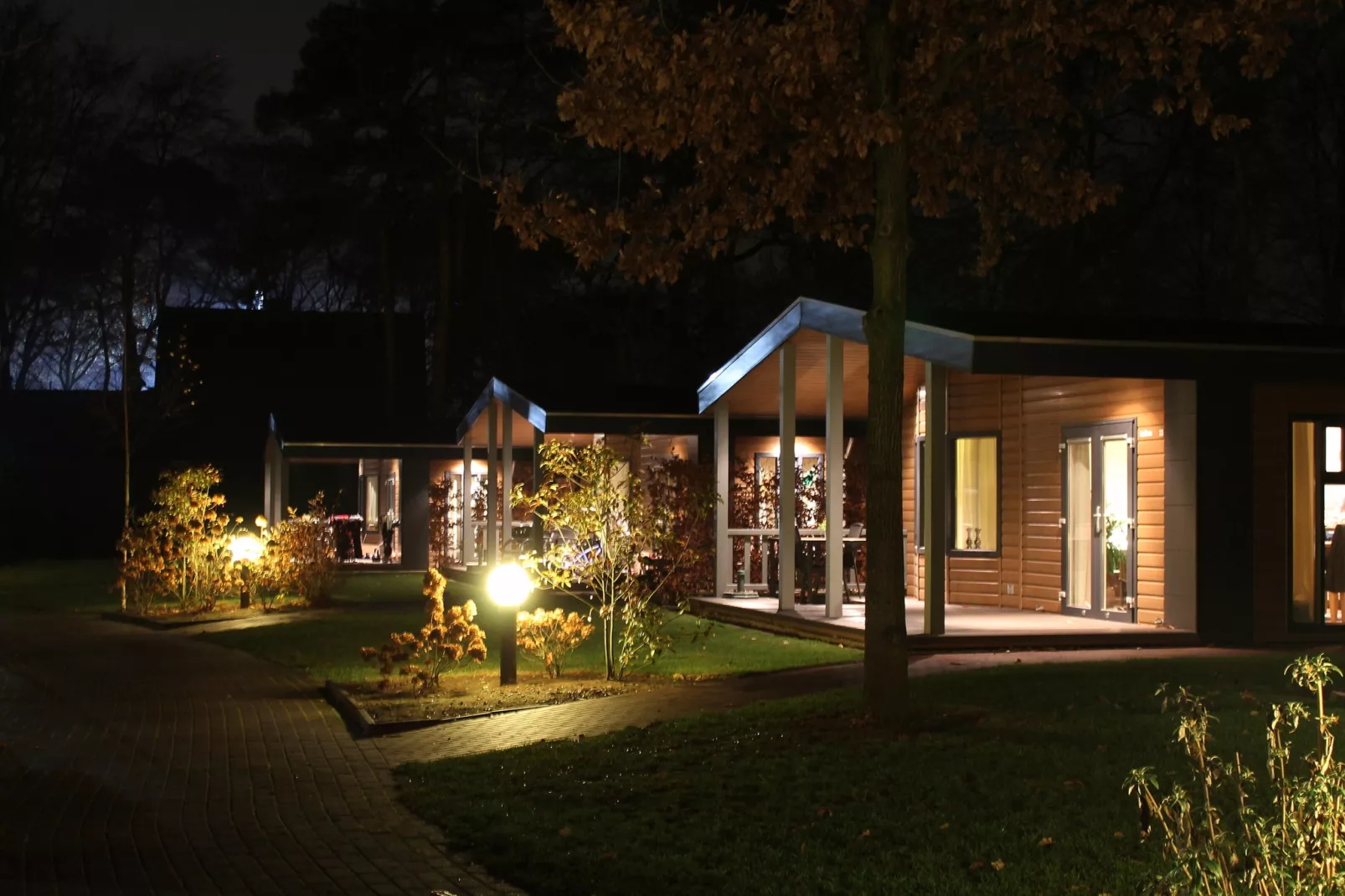 Patio Bungalow Chalet | 2 - 6 people-Buitenkant zomer