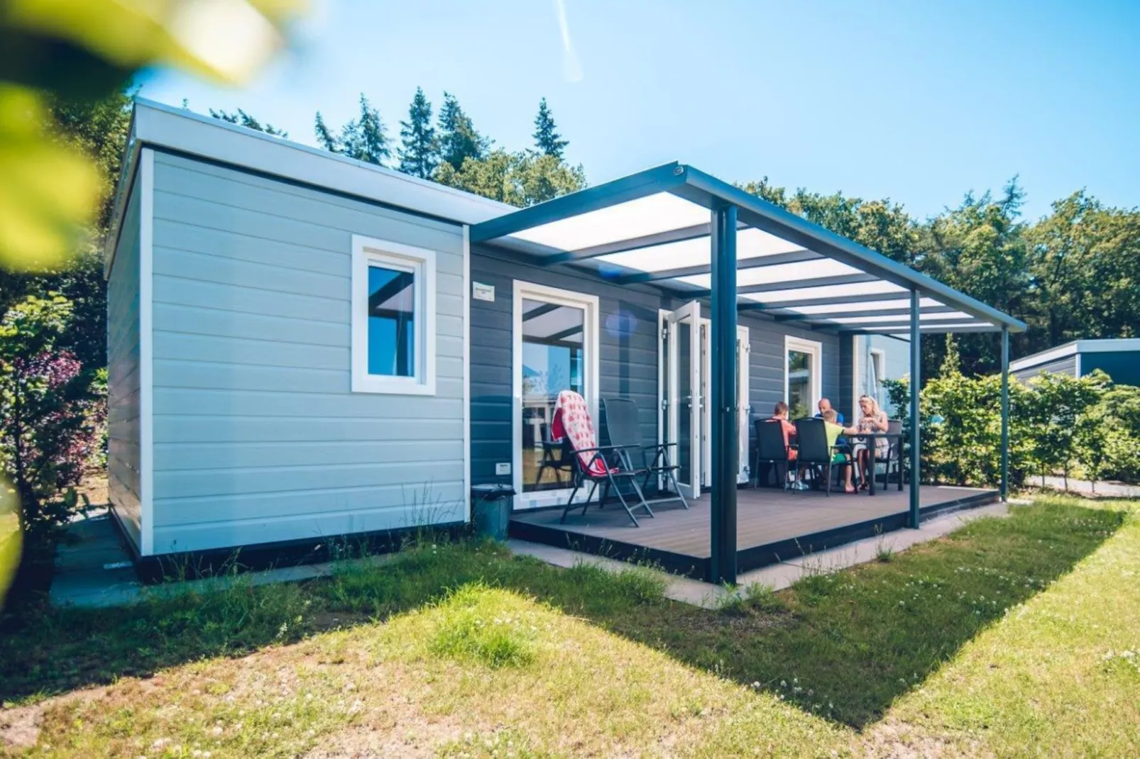 Forest Edge Chalet | 2 - 6 people-Buitenkant zomer