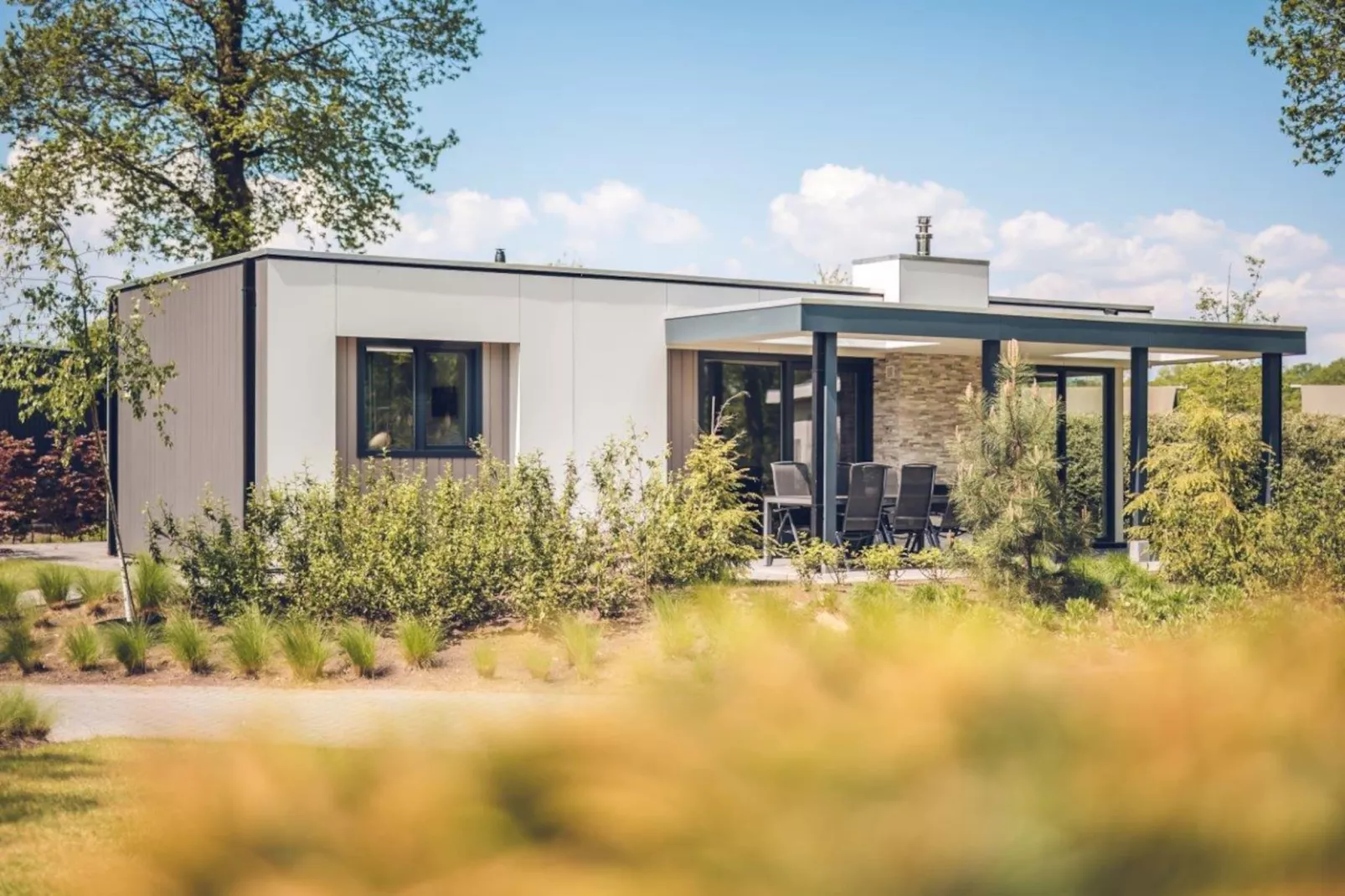 Holiday villa with sauna | 2 - 6 people-Buitenkant zomer
